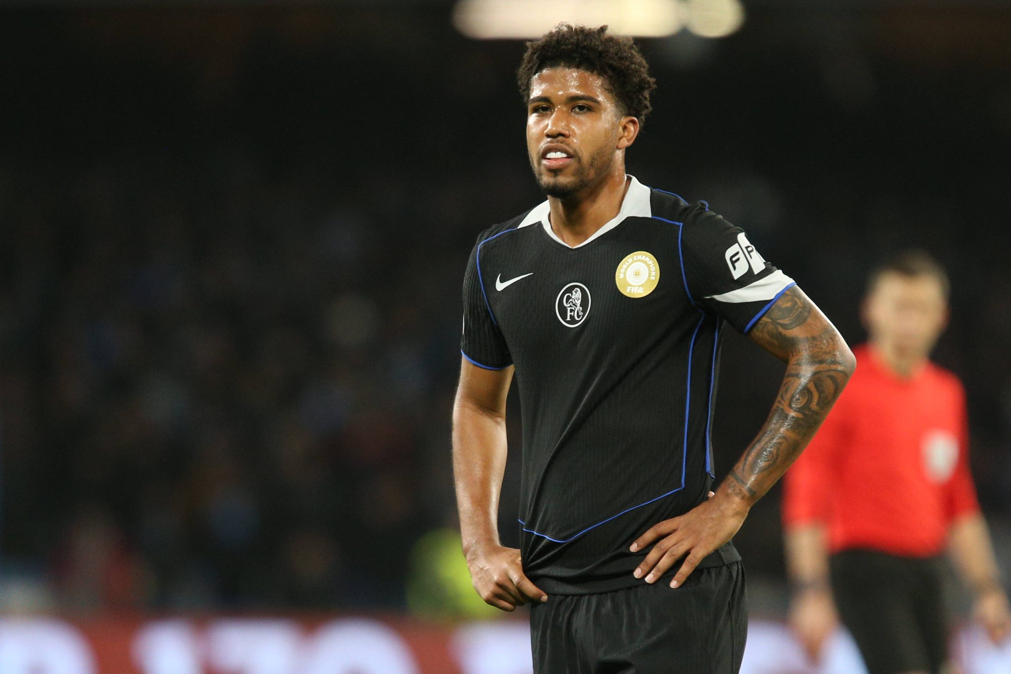 Andrey Santos em a&ccedil;&atilde;o pelo Chelsea