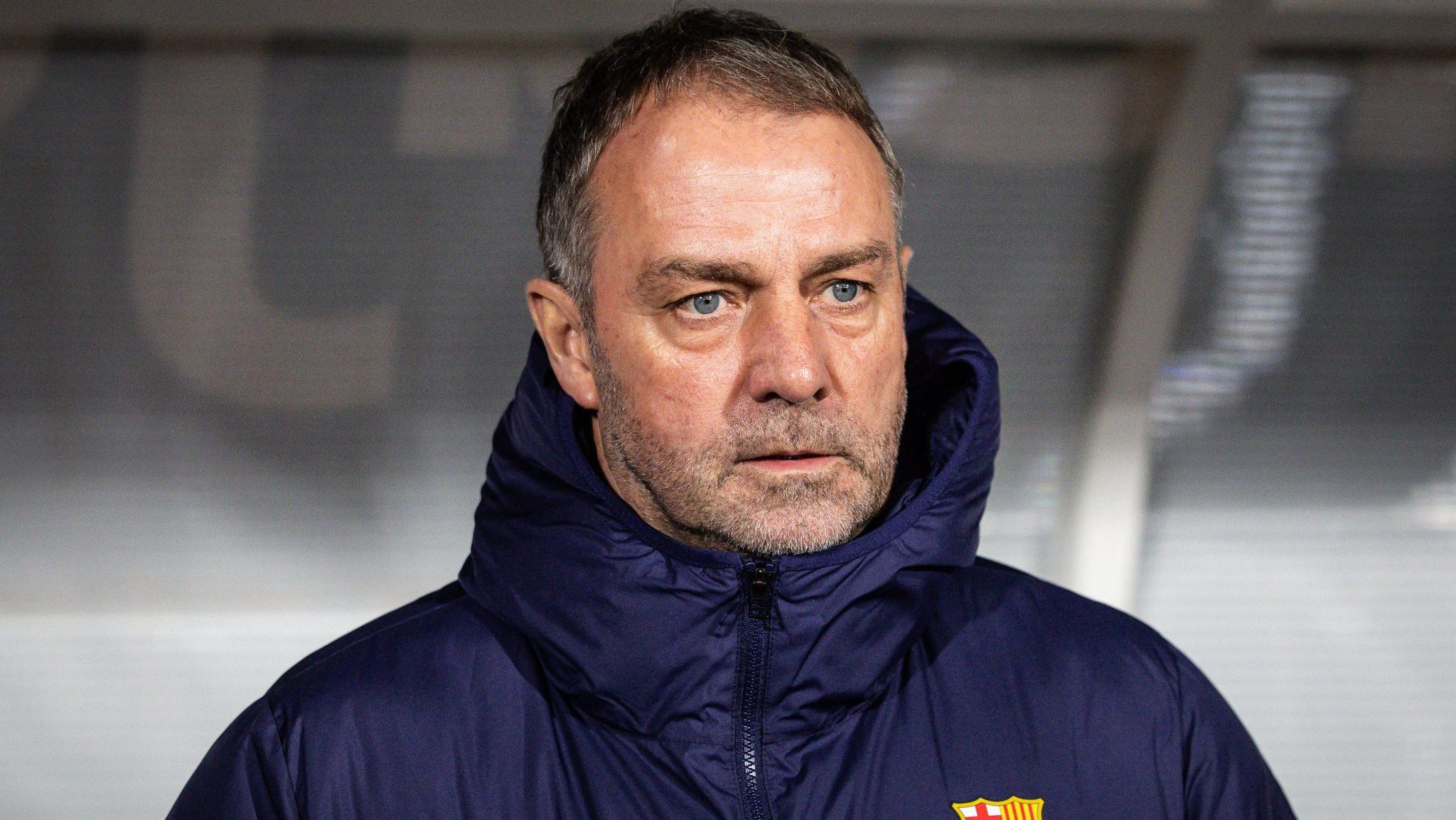 &lsquo;Relaxe, siga trabalhando e tudo se resolver&aacute;&rsquo;: Como Flick travou sa&iacute;da de joia do Barcelona