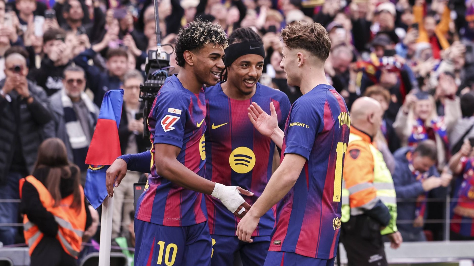 &lsquo;Nos rendemos&rsquo;: Advers&aacute;rio exalta craque de um Barcelona que agora s&oacute; pensa no &lsquo;milagre&rsquo;