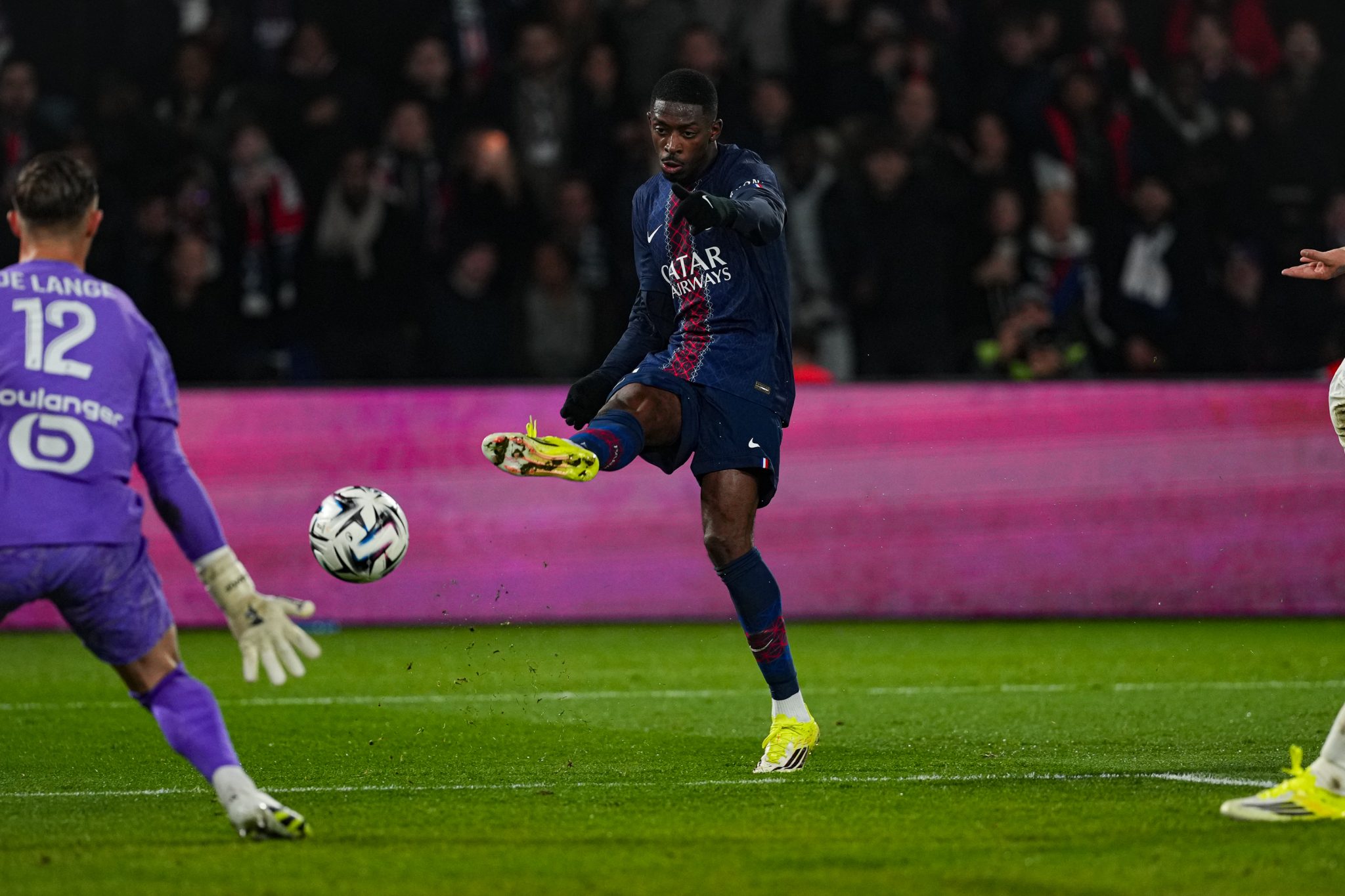 Demb&eacute;l&eacute; marcou duas vezes no cl&aacute;ssico contra o Olympique de Marselha