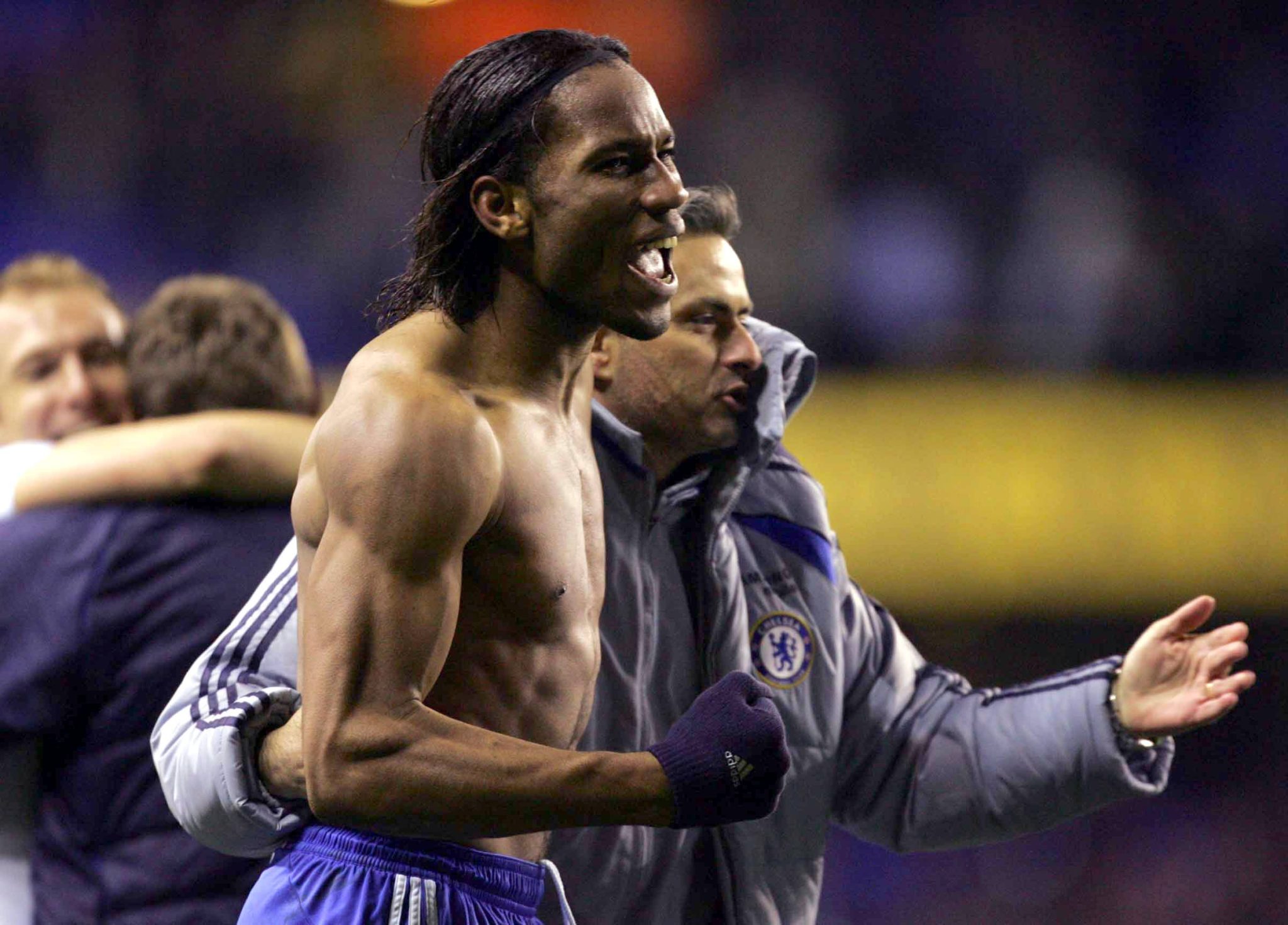 Jos&eacute; Mourinho foi quem pediu a contrata&ccedil;&atilde;o de Didier Drogba no Chelsea em 2004 (Foto: Imago)