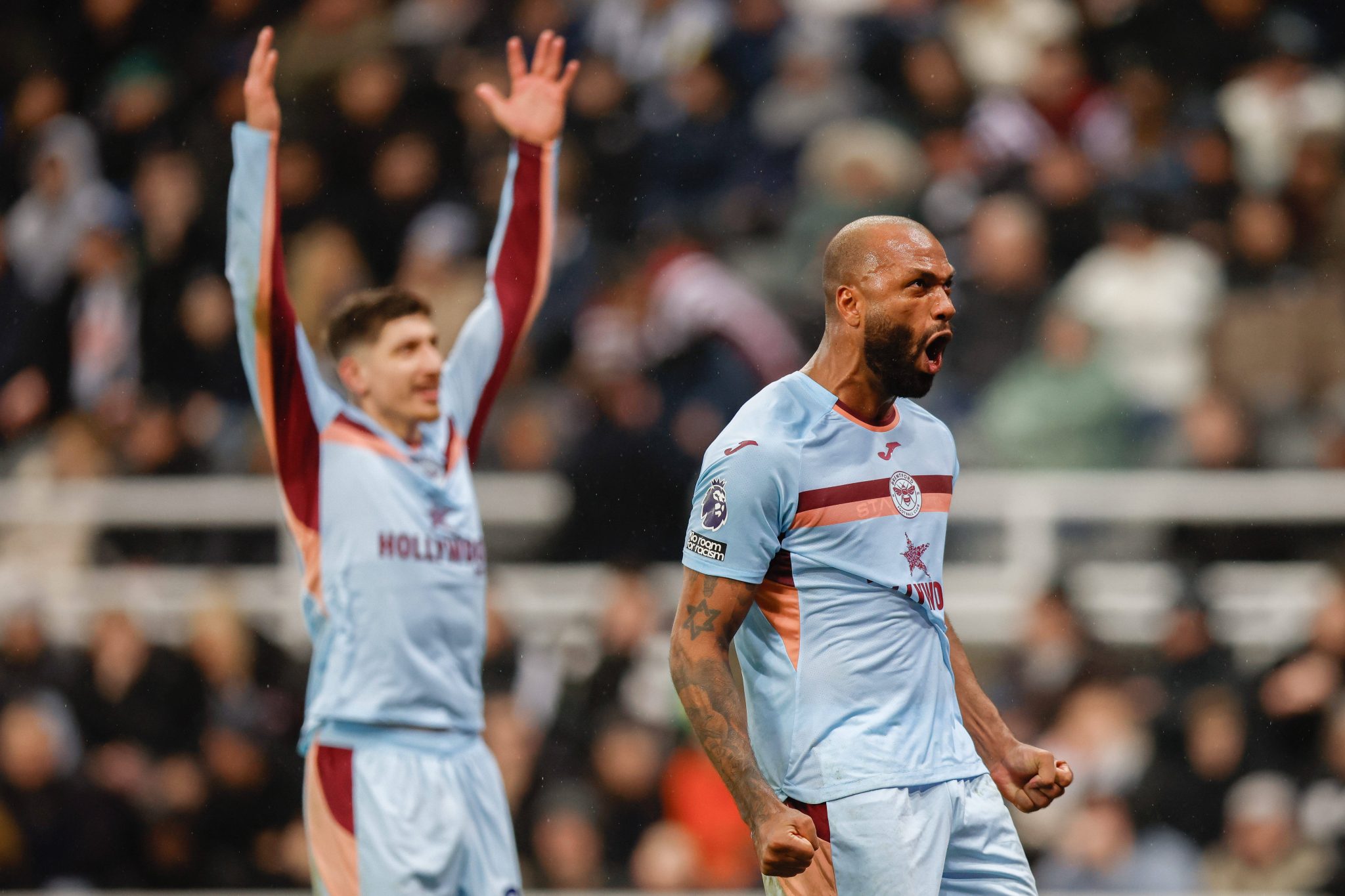 Igor Thaigo comemora gol em Newcastle x Brentford (Foto: Imago)