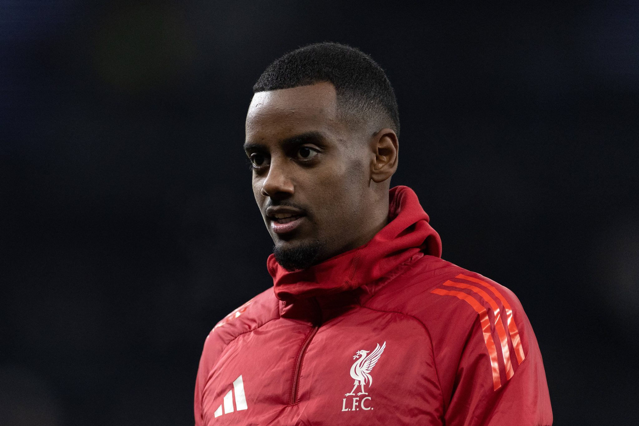 &lsquo;Esperamos um jogador diferente no final da temporada&rsquo;: Slot manda recado a Isak no Liverpool