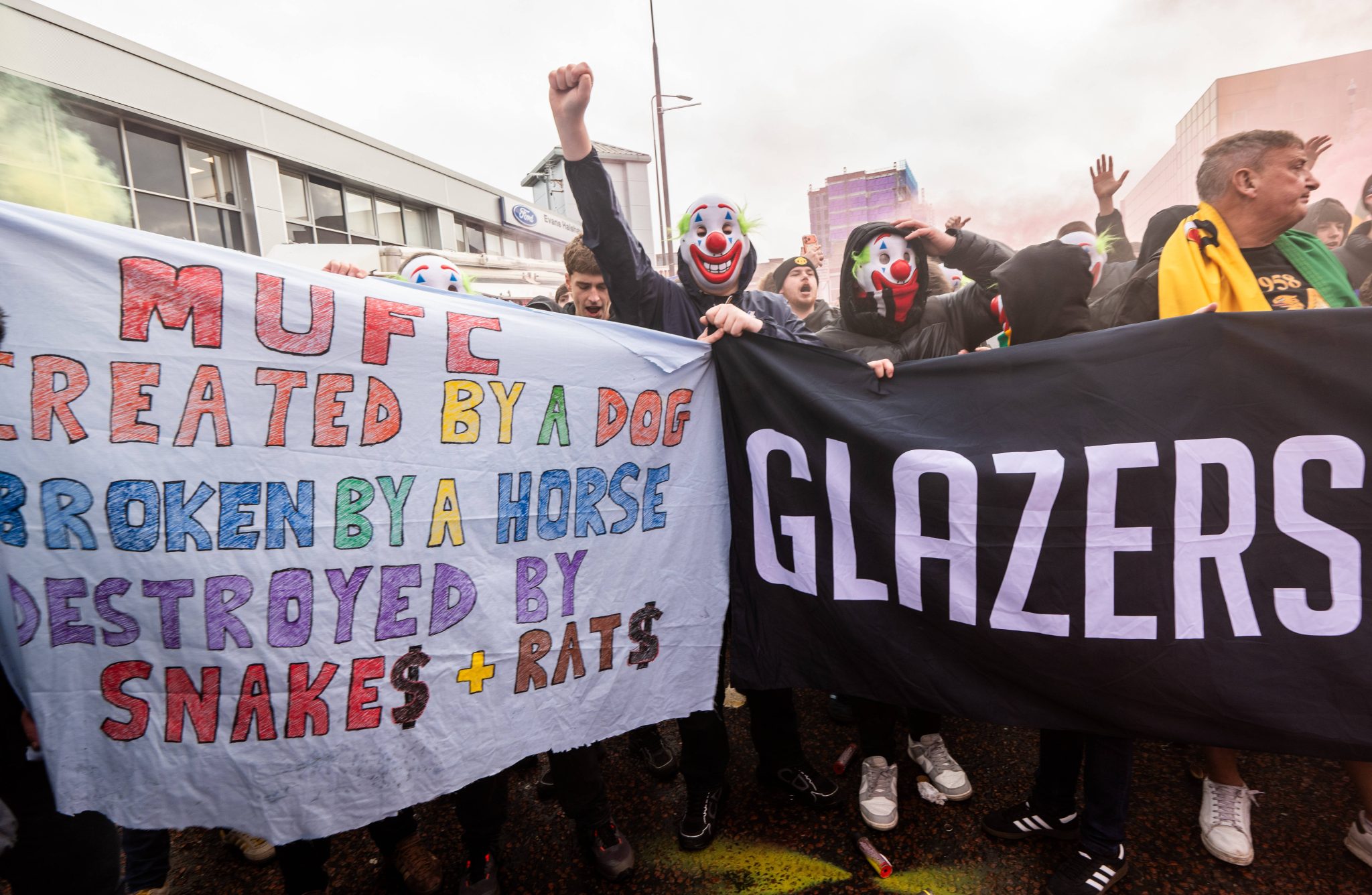 Torcida do Manchester United durante protesto (Foto: Imago)