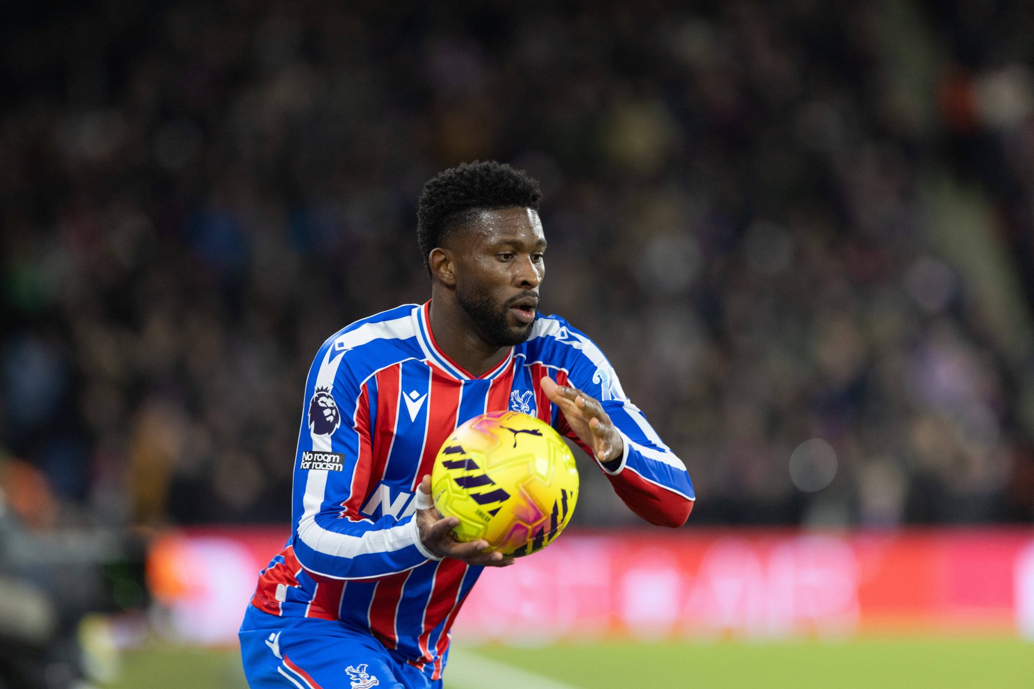 Jefferson Lerma em partida da Premier League