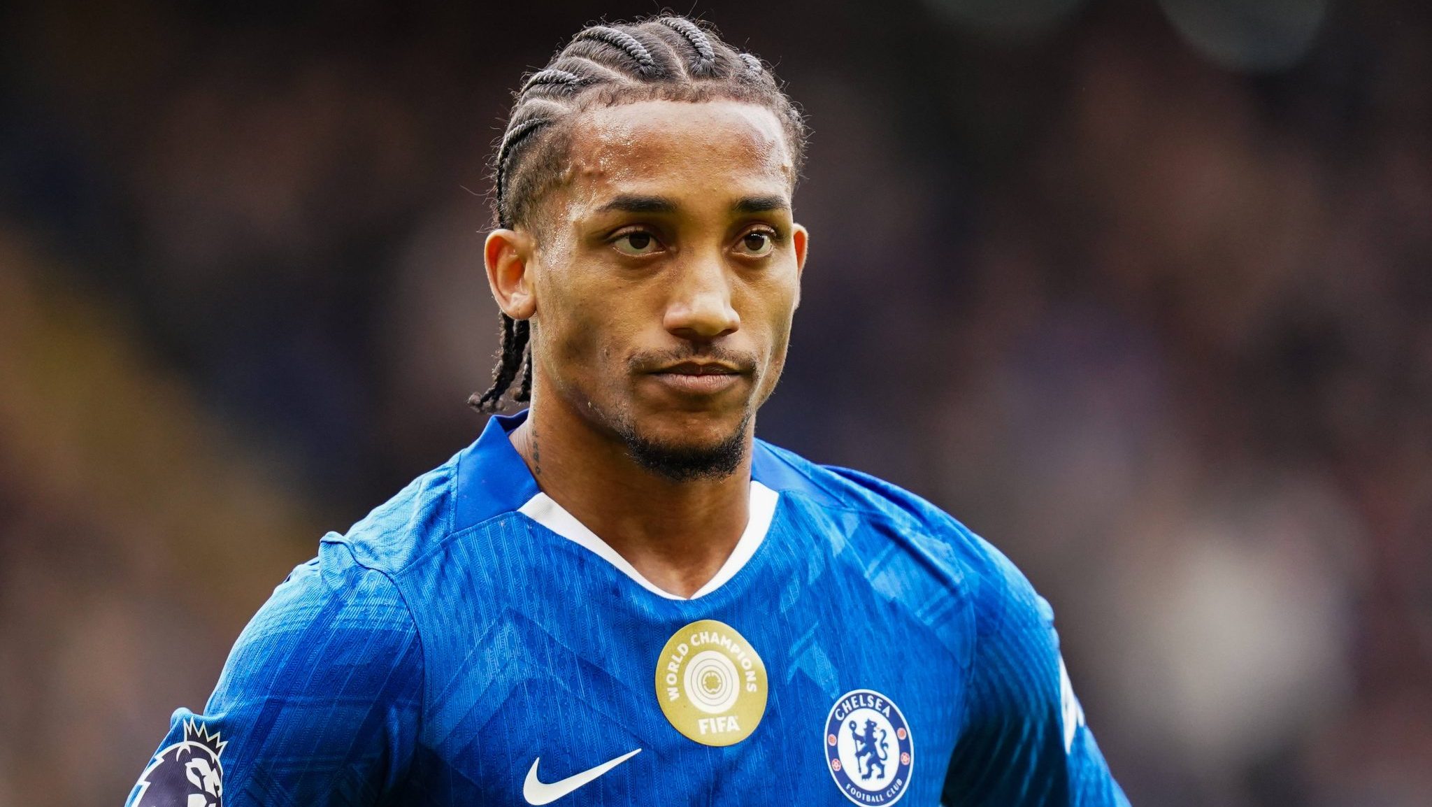 Jo&atilde;o Pedro tenta salvar Chelsea, mas fantasma caseiro volta a assombrar na Premier League