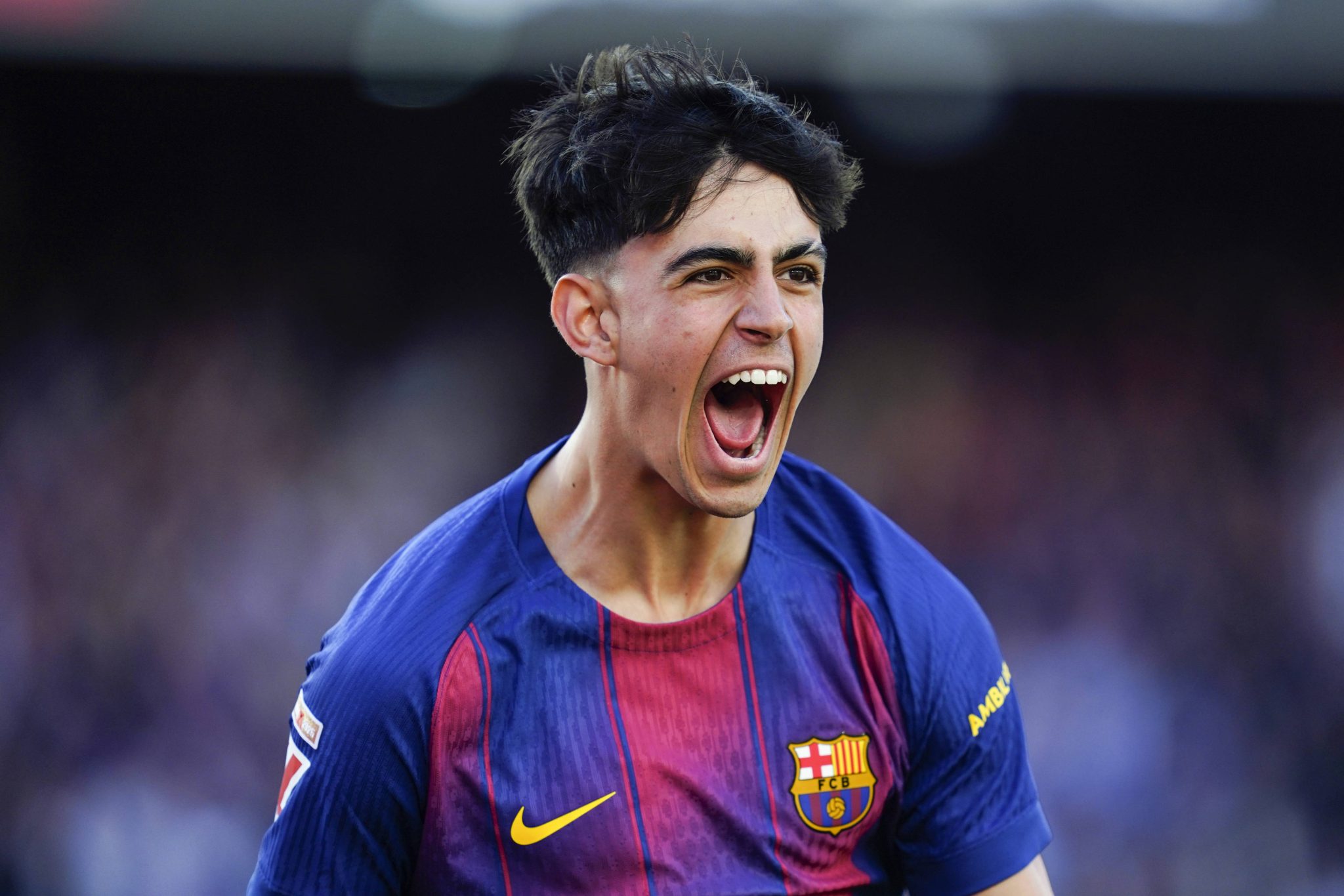 Marc Bernal celebra gol pelo Barcelona 