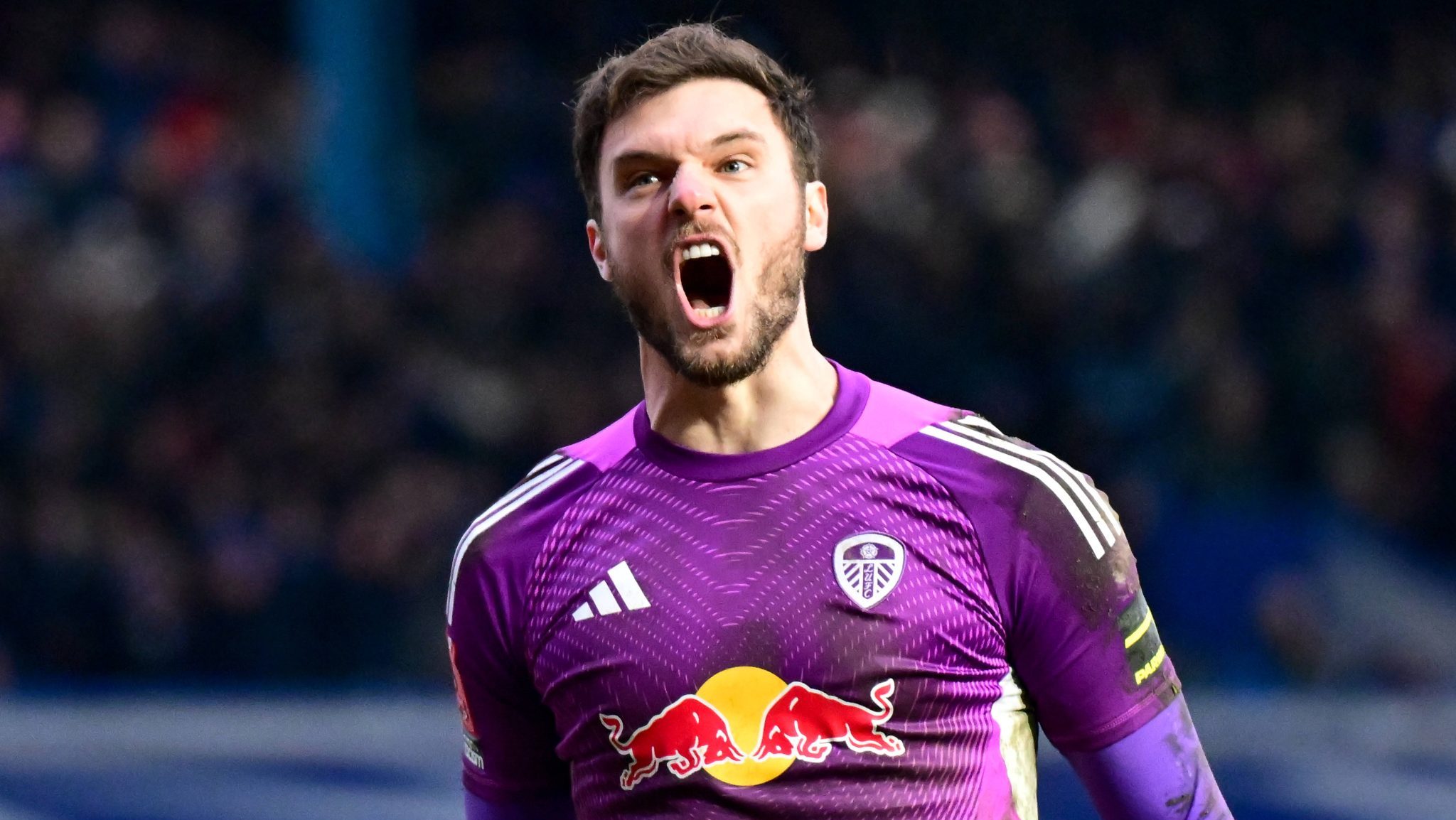 &lsquo;Merece estar nos holofotes&rsquo;: Como Perri saiu da escurid&atilde;o para ver luz no fim do t&uacute;nel no Leeds