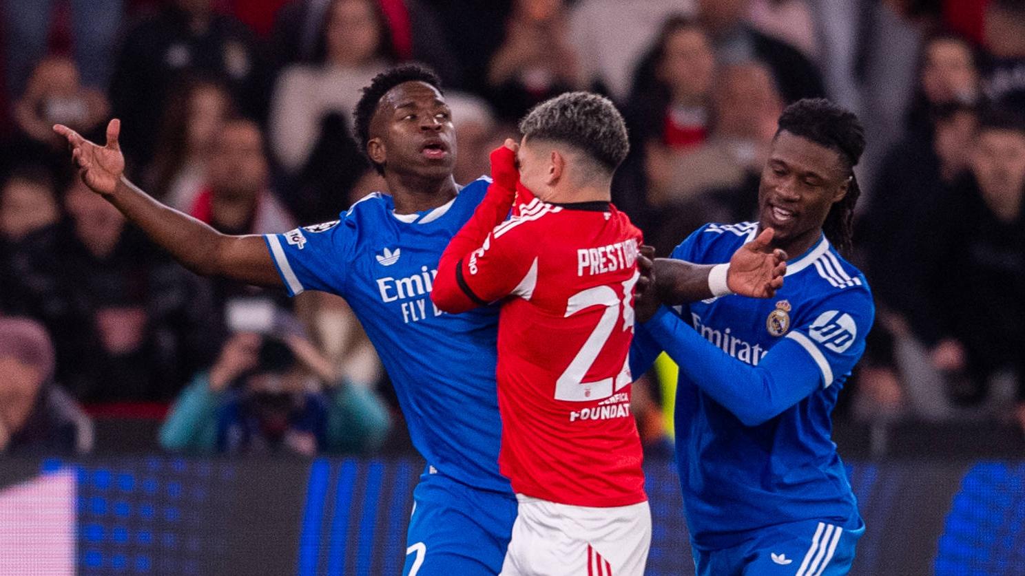 &lsquo;Prestianni,&nbsp;diga-nos o que voc&ecirc; falou. Por que voc&ecirc; est&aacute; cobrindo a boca com a camisa?&rsquo;