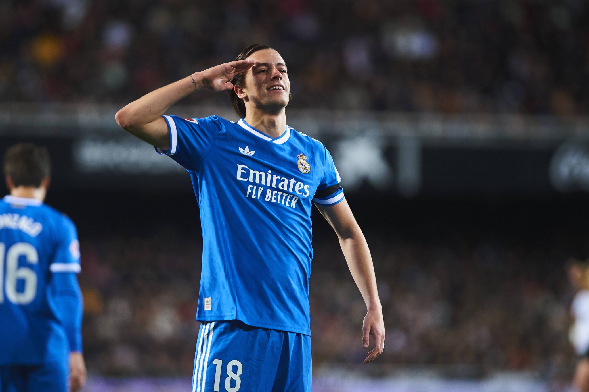 Her&oacute;i inusitado compensa aus&ecirc;ncia de Vini Jr. e mant&eacute;m Real Madrid na cola do Barcelona