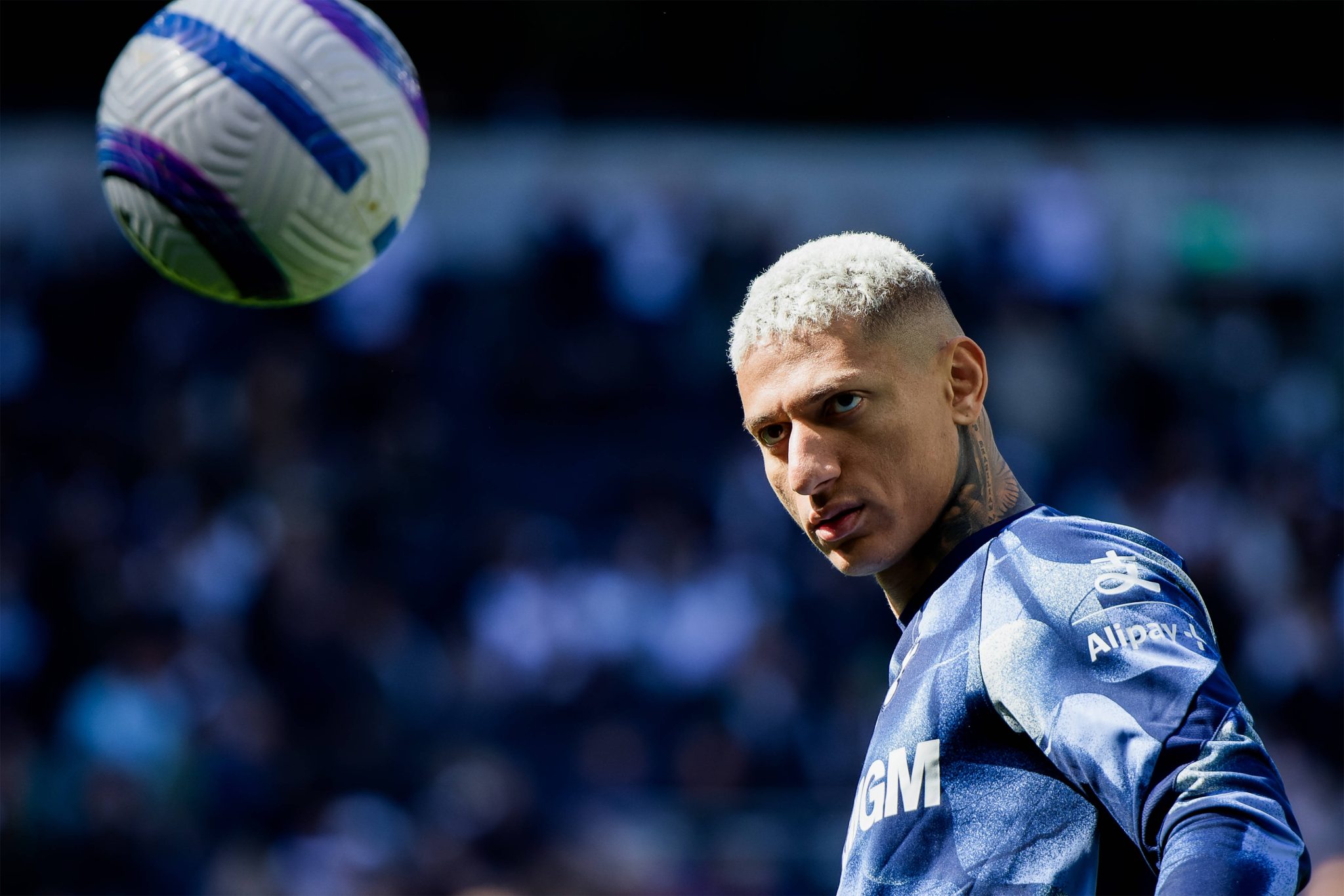 Volta de Richarlison pode ser trunfo do Tottenham para cl&aacute;ssico contra o Arsenal