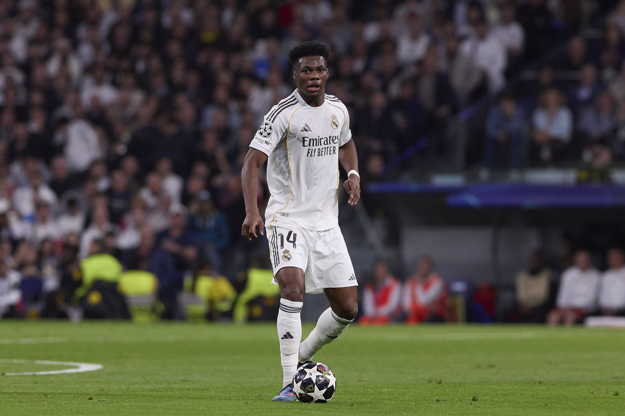 &lsquo;N&iacute;vel espetacular: Ajuste de Aberloa faz Tchouam&eacute;ni crescer e justificar aposta do Real Madrid