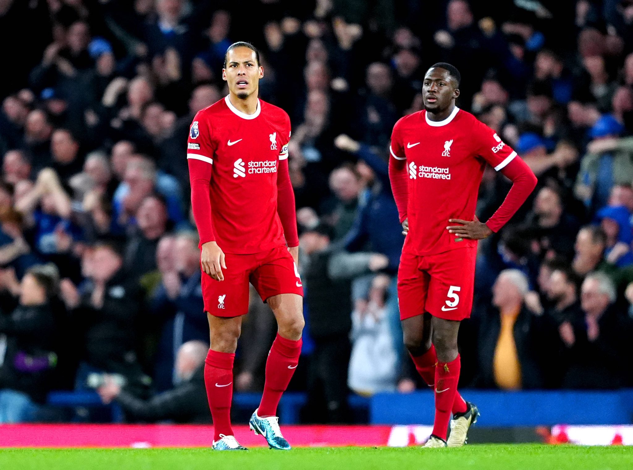 Virgil Van Dijk e Ibrahima Konat&eacute; pelo Liverpool (Foto: Imago)