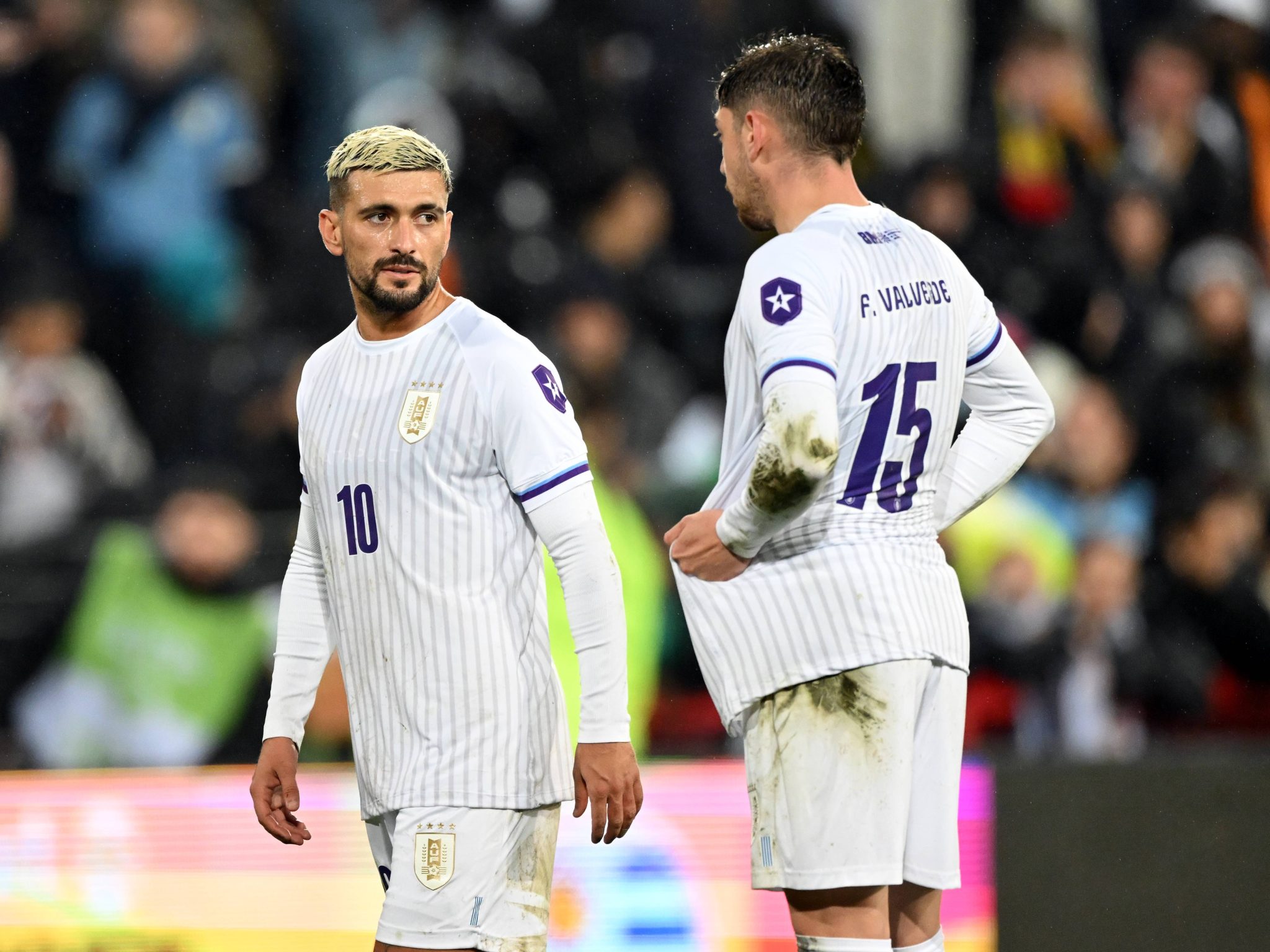 Arrascaeta e Valverde em jogo do Uruguai