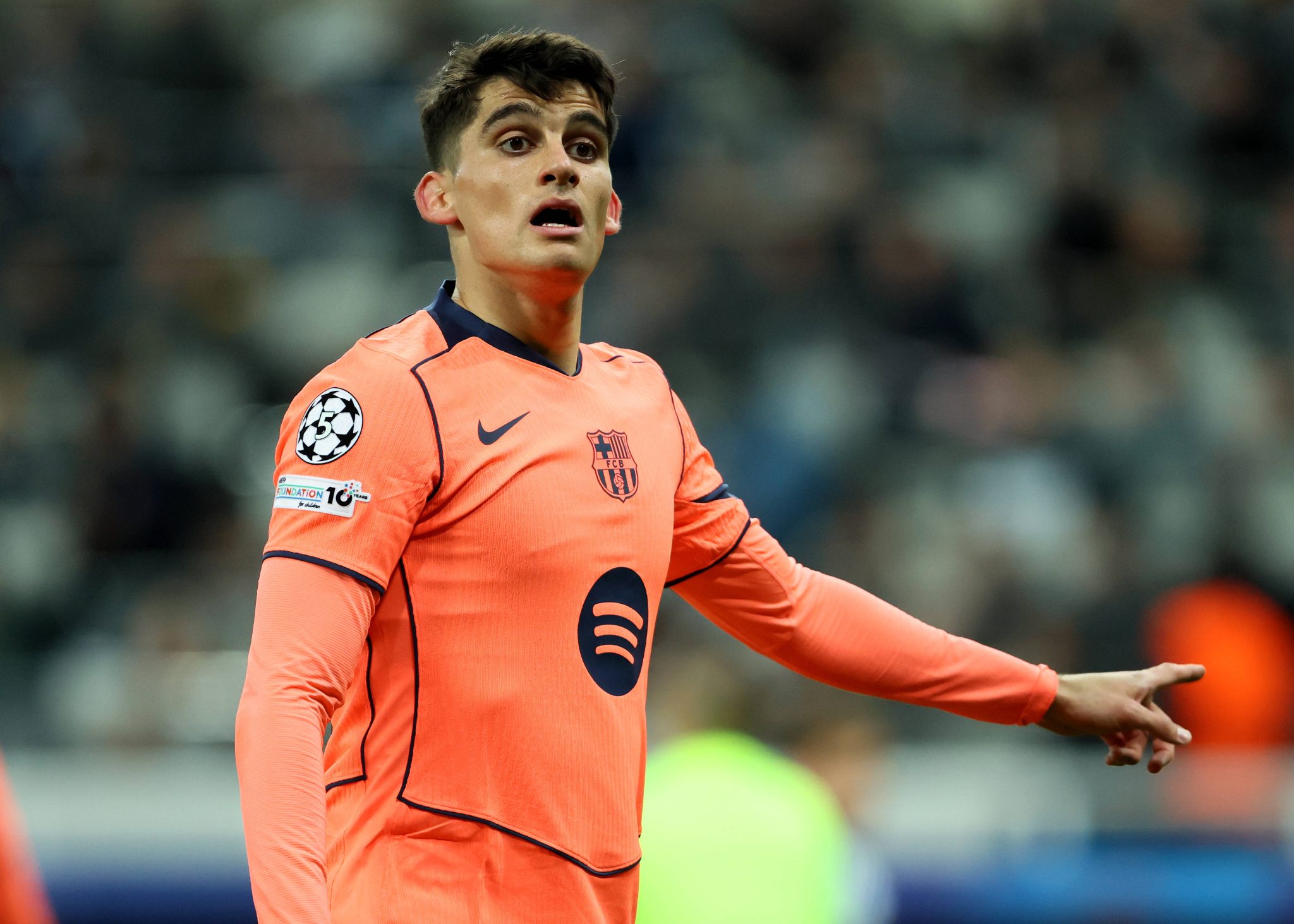 Gerard Mart&iacute;n em jogo do Barcelona na Champions League