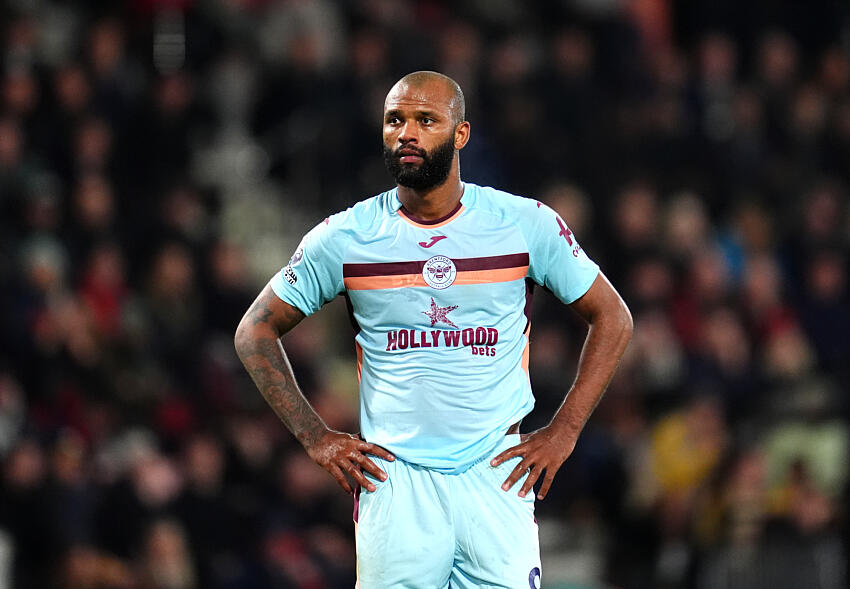 Igor Thiago em atua&ccedil;&atilde;o pelo Brentford (Foto: Iconsport)