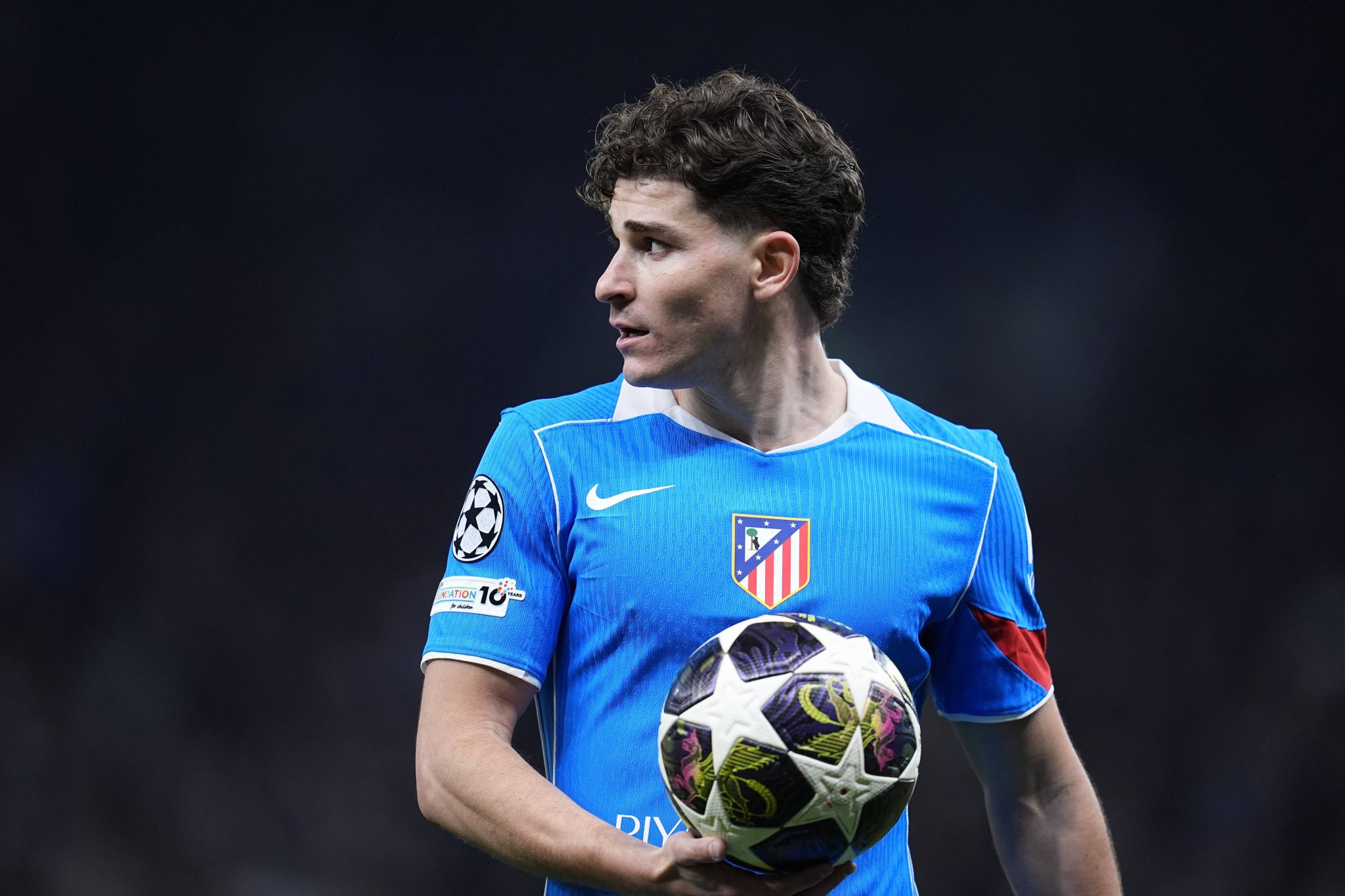 &lsquo;Voltou do Barcelona pior e ficou marcado&rsquo;: O alerta a Juli&aacute;n Alvarez em meio aos rumores