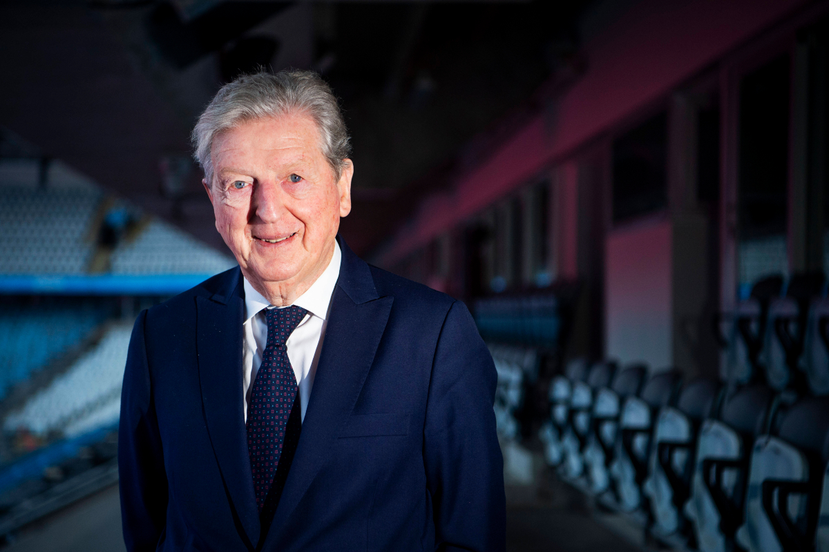 Aos 78 anos, Roy Hodgson retorna ao futebol ingl&ecirc;s para ser t&eacute;cnico interino