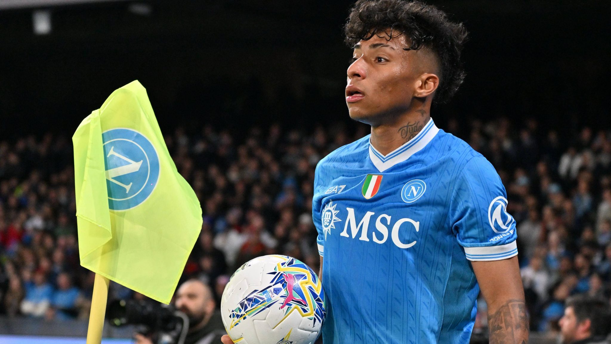 Diretor do Napoli se derrete por brasileiro: &lsquo;Tem as caracter&iacute;sticas que procur&aacute;vamos&rsquo;