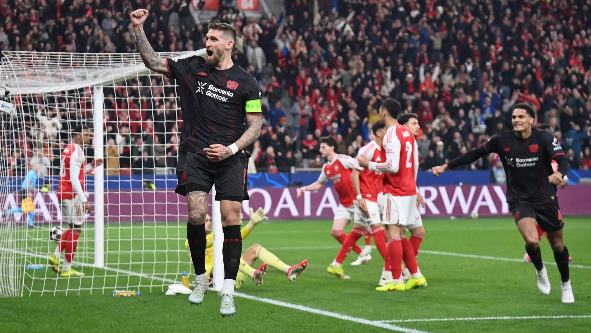 Arsenal prova do pr&oacute;prio rem&eacute;dio e &eacute; salvo por ex-Leverkusen em pior atua&ccedil;&atilde;o na Champions