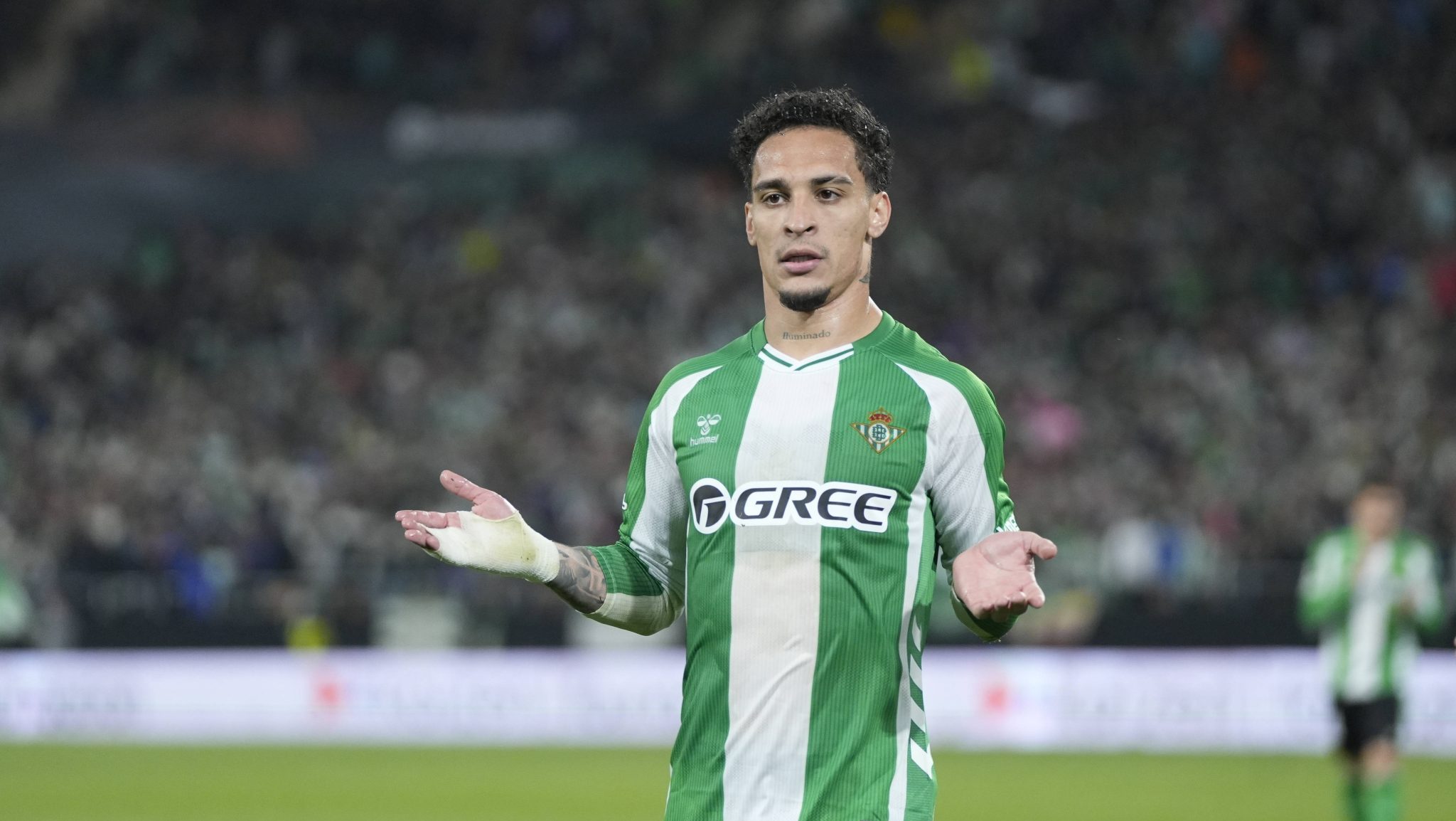 Nova atua&ccedil;&atilde;o de gala pelo Betis n&atilde;o foi o &uacute;nico recado de Antony para Ancelotti