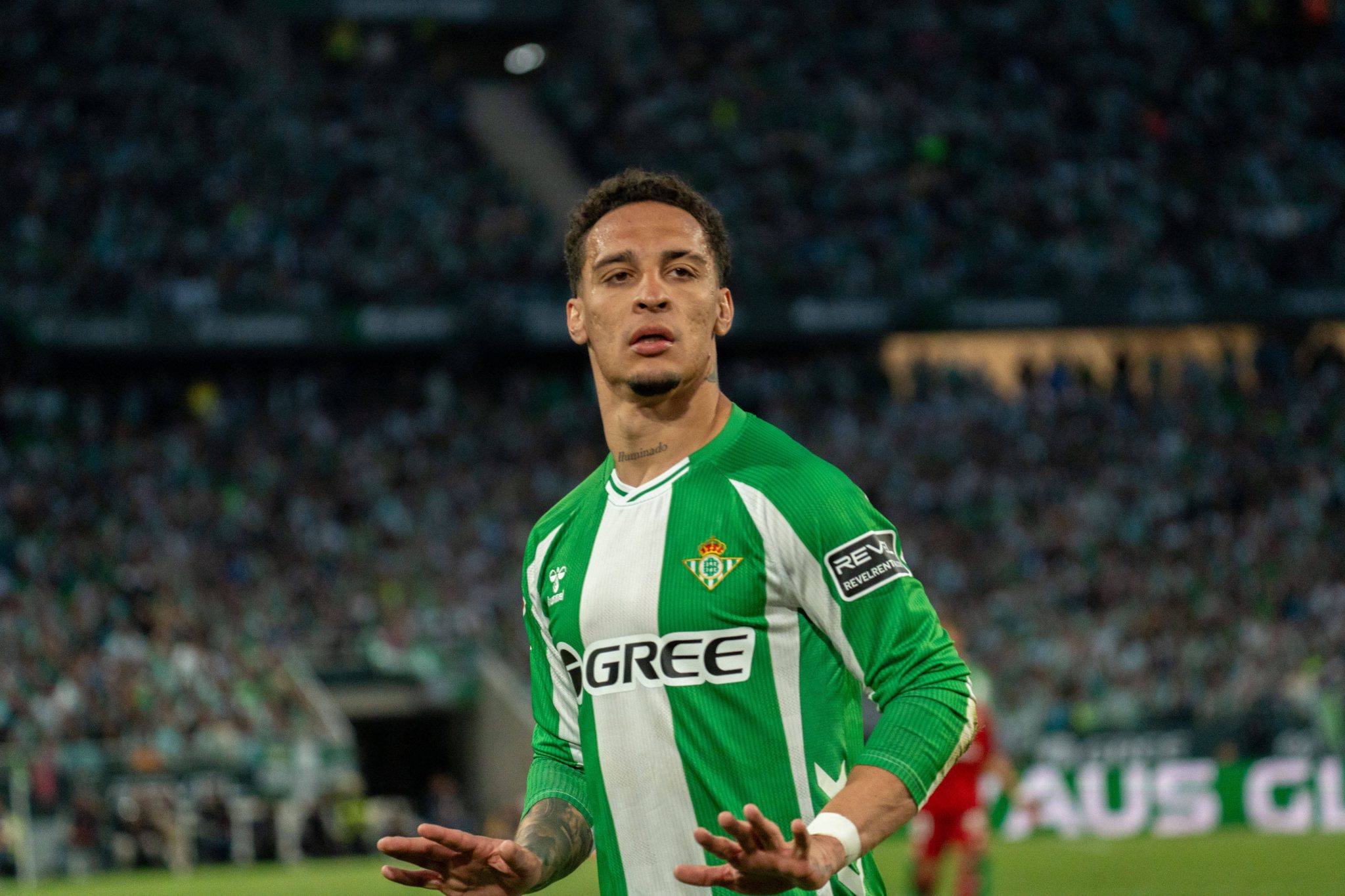 Antony iguala feito de pentacampe&atilde;o e refor&ccedil;a protagonismo no Betis &agrave;s v&eacute;speras da Copa do Mundo