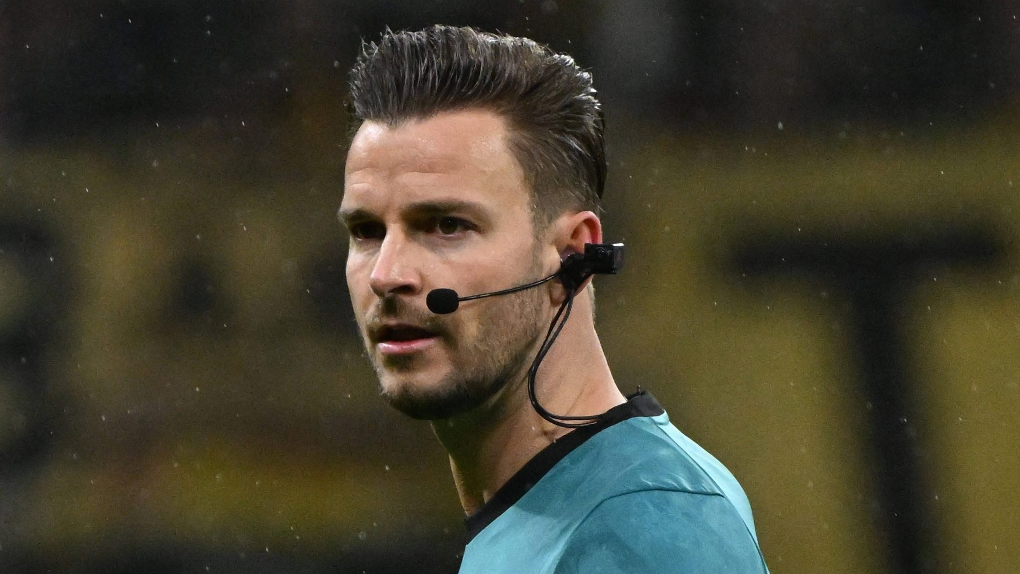 C&acirc;mera corporal, IA e mais: Copa do Mundo 2026 ter&aacute; novas tecnologias &agrave; disposi&ccedil;&atilde;o da arbitragem