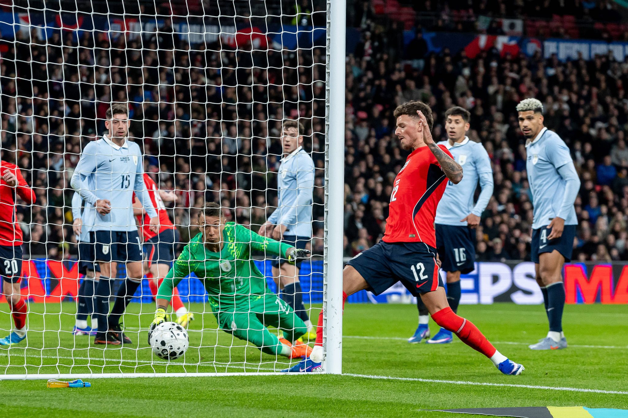 Ben White marcou pela Inglaterra