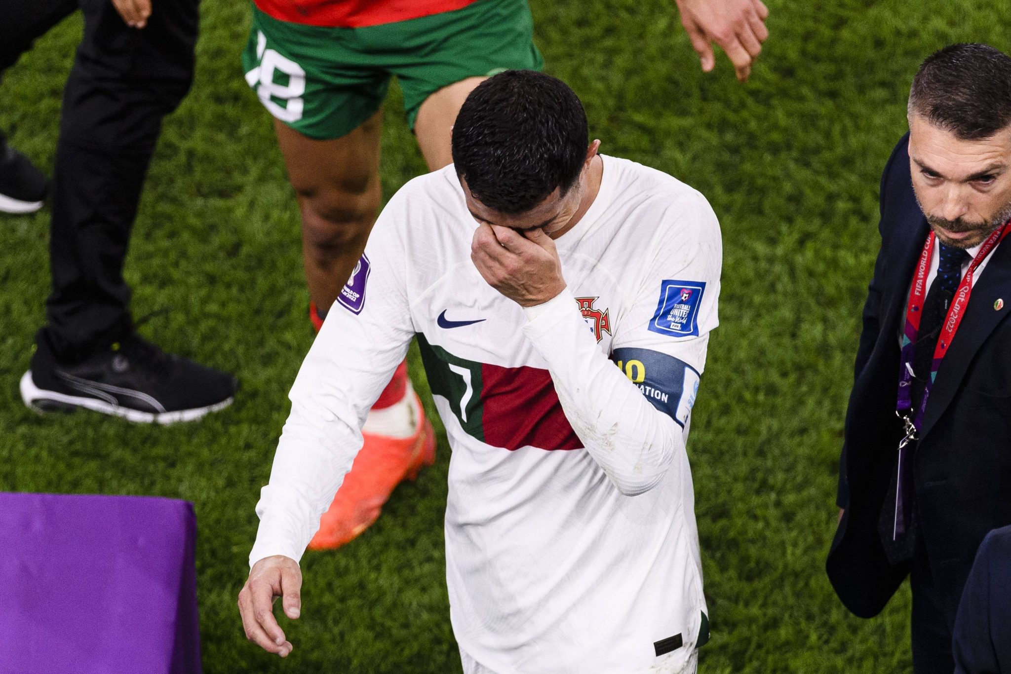 Cristiano Ronaldo chora durante elimina&ccedil;&atilde;o de Portugal para Marrocos no Mundial (Foto: Imago/Agencia-MexSport)
