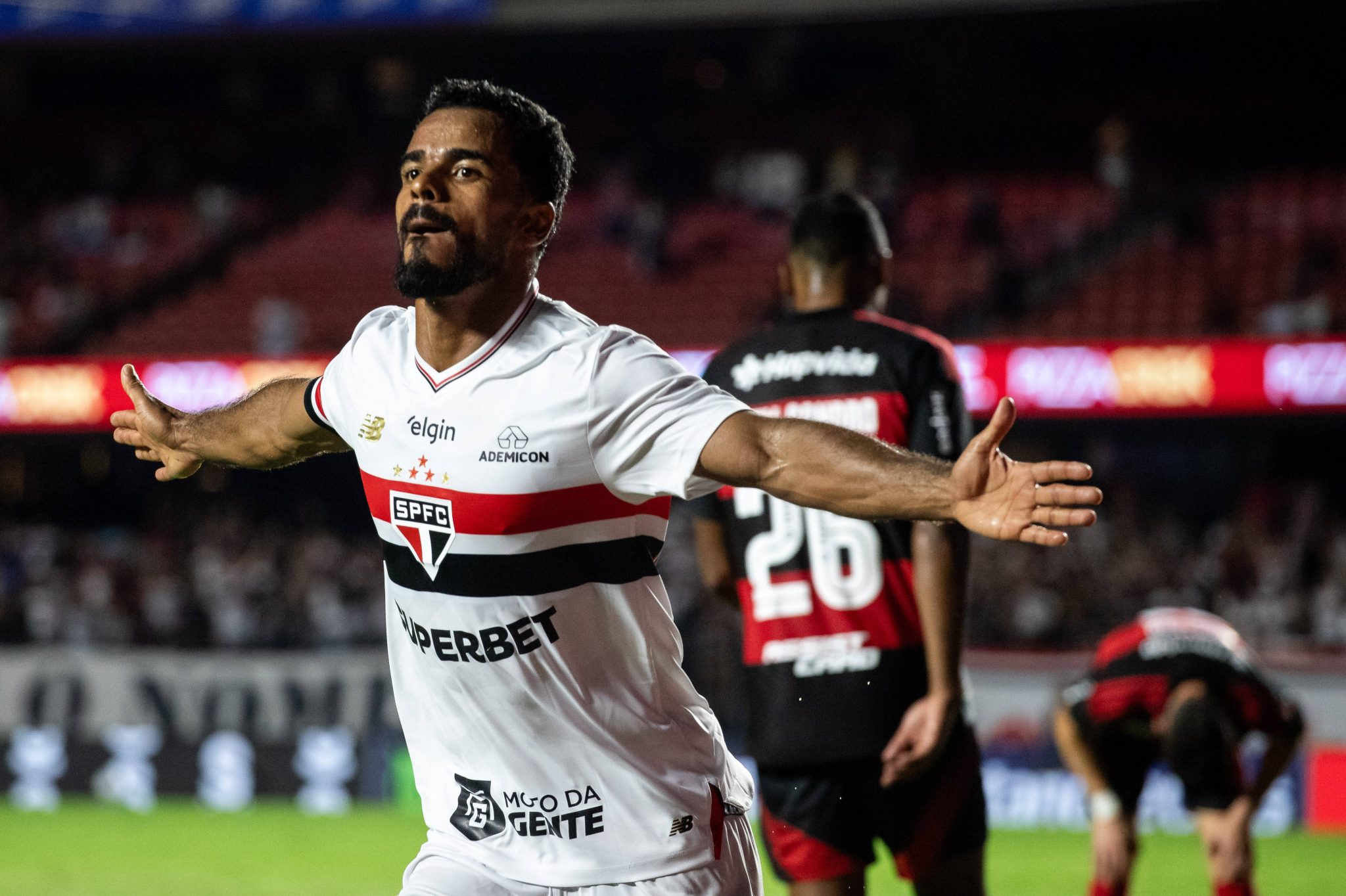 Danielzinho comemora gol do S&atilde;o Paulo contra o Flamengo