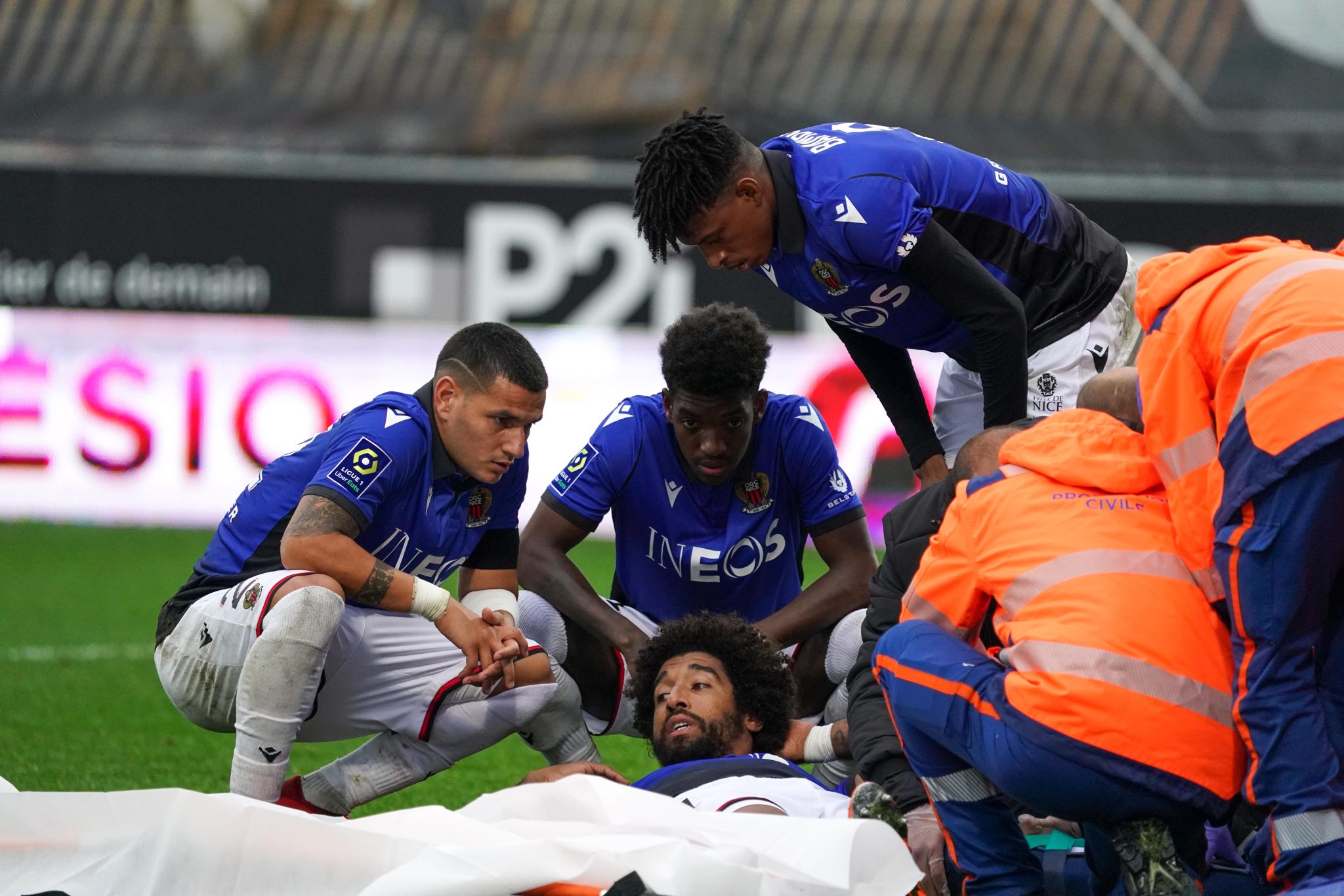 Dante sofreu grave les&atilde;o pelo Nice em 2020