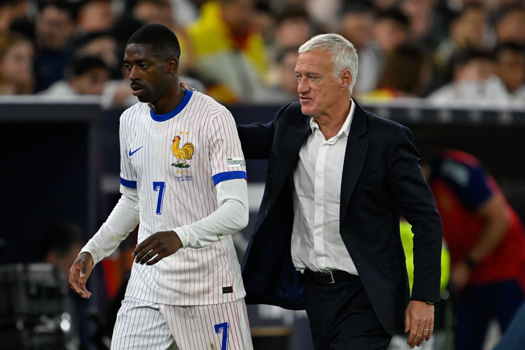 Demb&eacute;l&eacute; e Deschamps em jogo da sele&ccedil;&atilde;o francesa 
