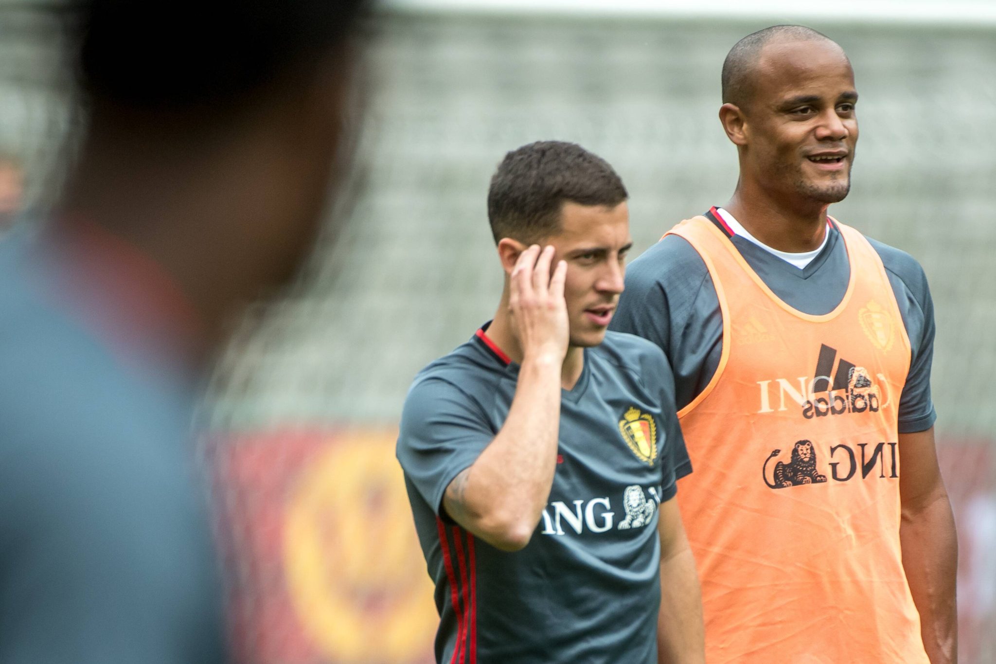 Eden Hazard e Vincent Kompany pela sele&ccedil;&atilde;o belga em 2017 (Foto: Imago/Reporters)