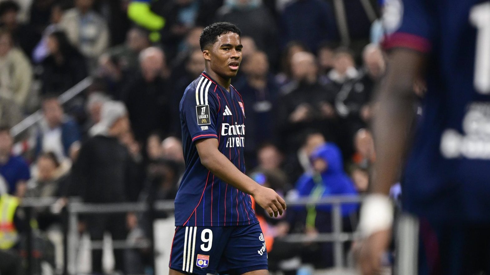 Endrick &lsquo;gar&ccedil;om&rsquo; supera marca no Real Madrid, mas &eacute; ofuscado em derrota do Lyon