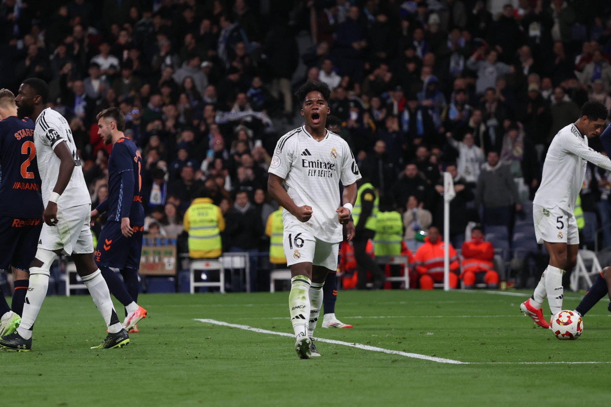 Endrick foi her&oacute;i do Real Madrid em duelo decisivo contra Celta de Vigo em 2024/25 (Foto: Imago/ZUMA Press Wire)