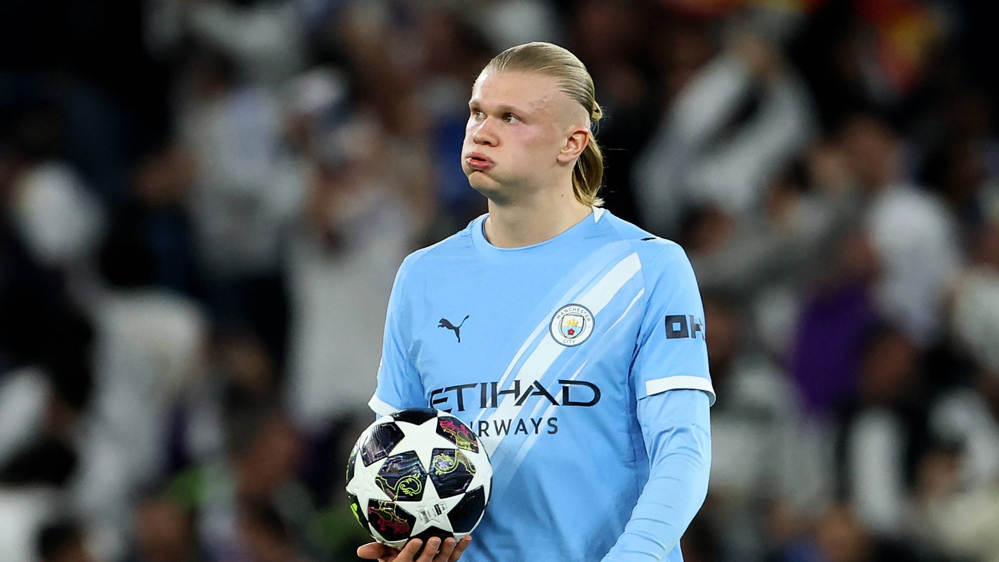 &lsquo;Evoluiu muito nisso&rsquo;: Ag&uuml;ero defende Haaland, que vive m&aacute; fase no City