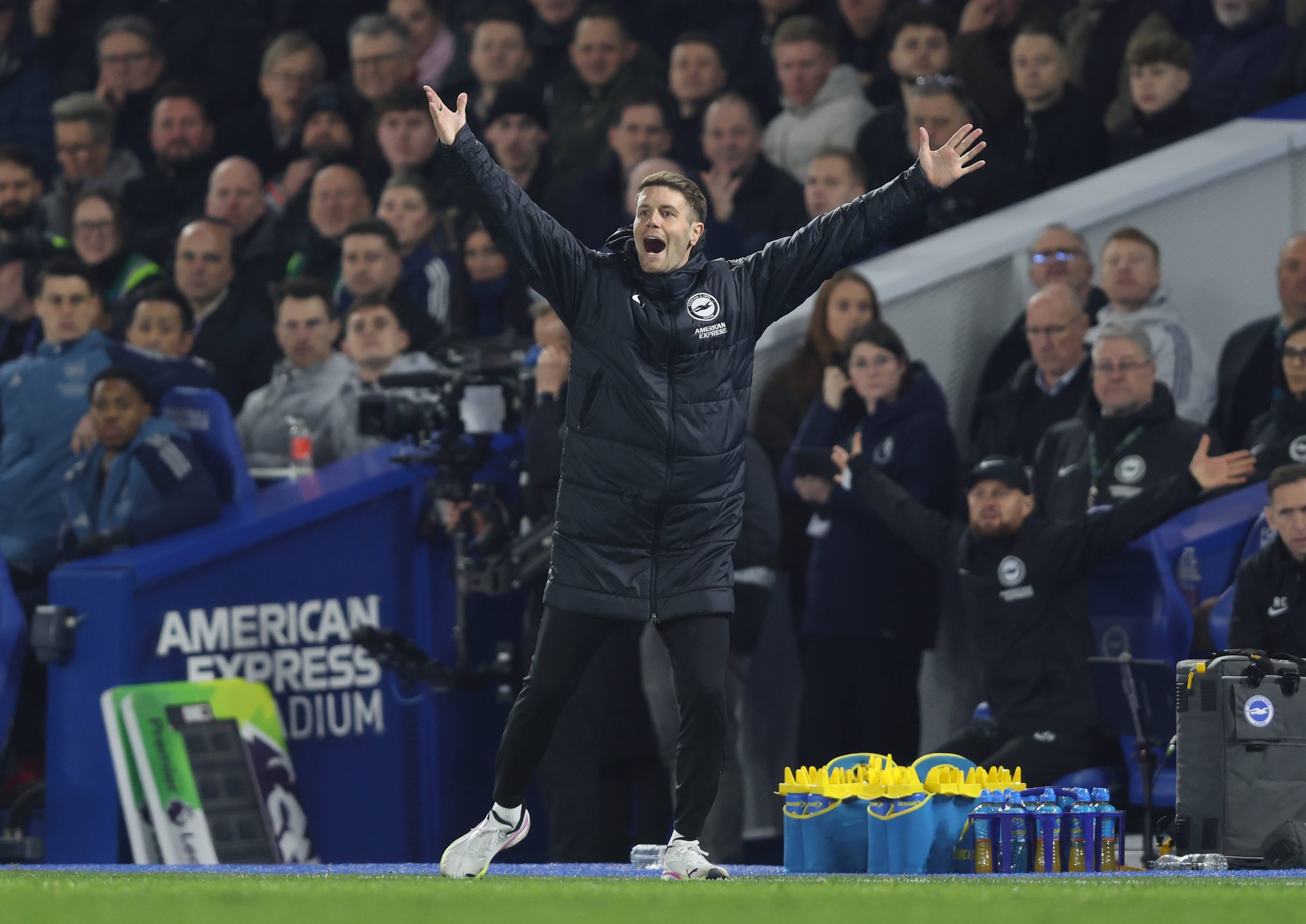 Fabian H&uuml;rzeler em jogo do Brighton