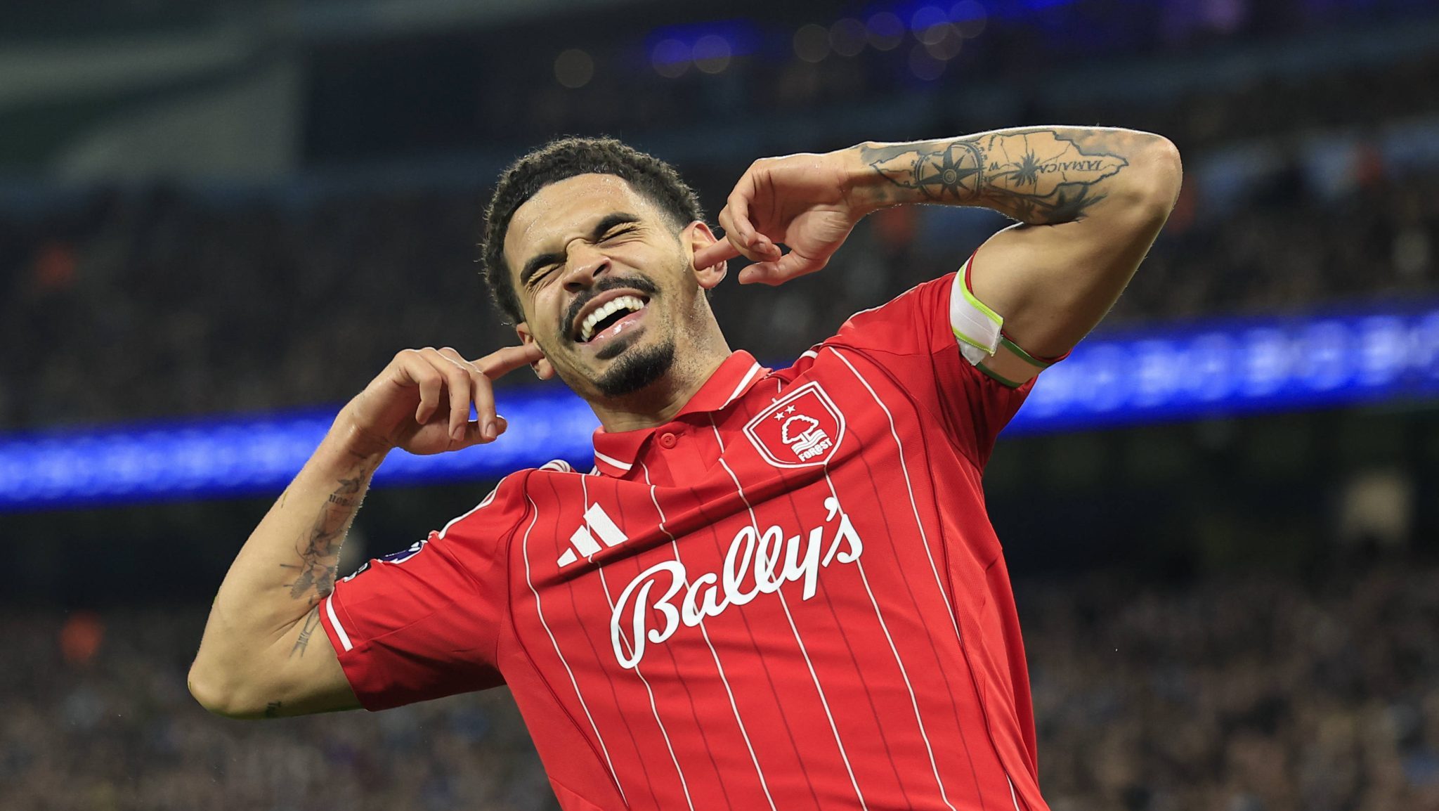 Com Murillo her&oacute;i, Forest corajoso de V&iacute;tor Pereira complica Manchester City