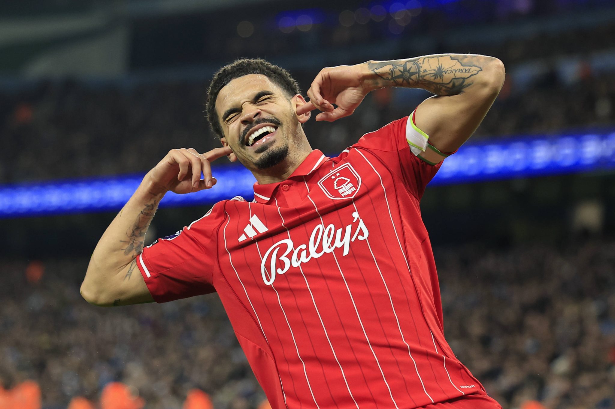 Com Murillo her&oacute;i, Forest corajoso de V&iacute;tor Pereira complica Manchester City