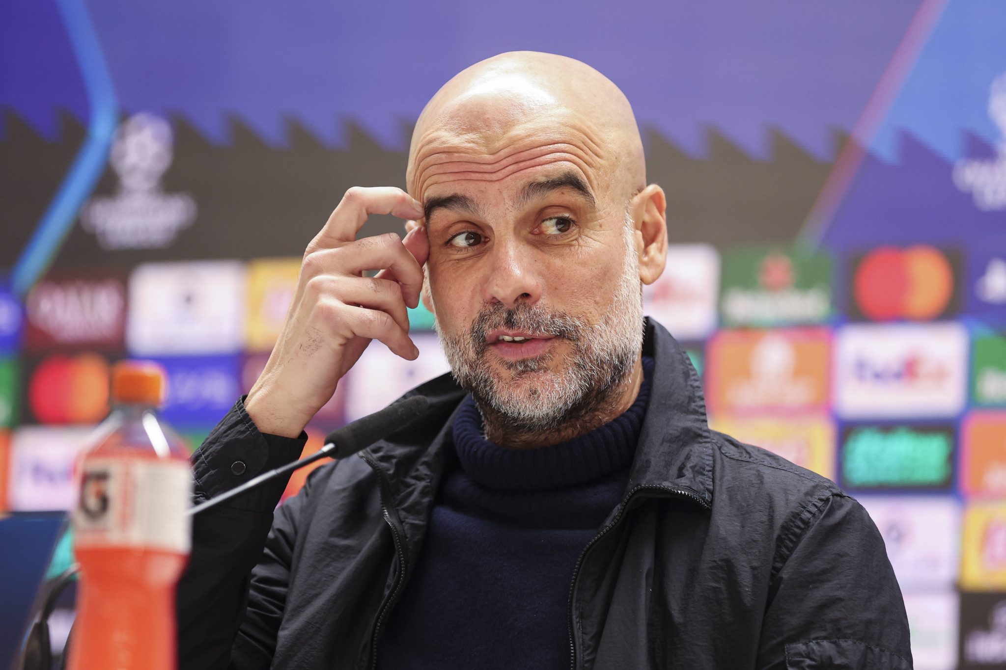 Real Madrid &lsquo;protege&rsquo; Guardiola da pr&oacute;pria torcida ap&oacute;s pol&ecirc;mica com sauda&ccedil;&atilde;o nazista