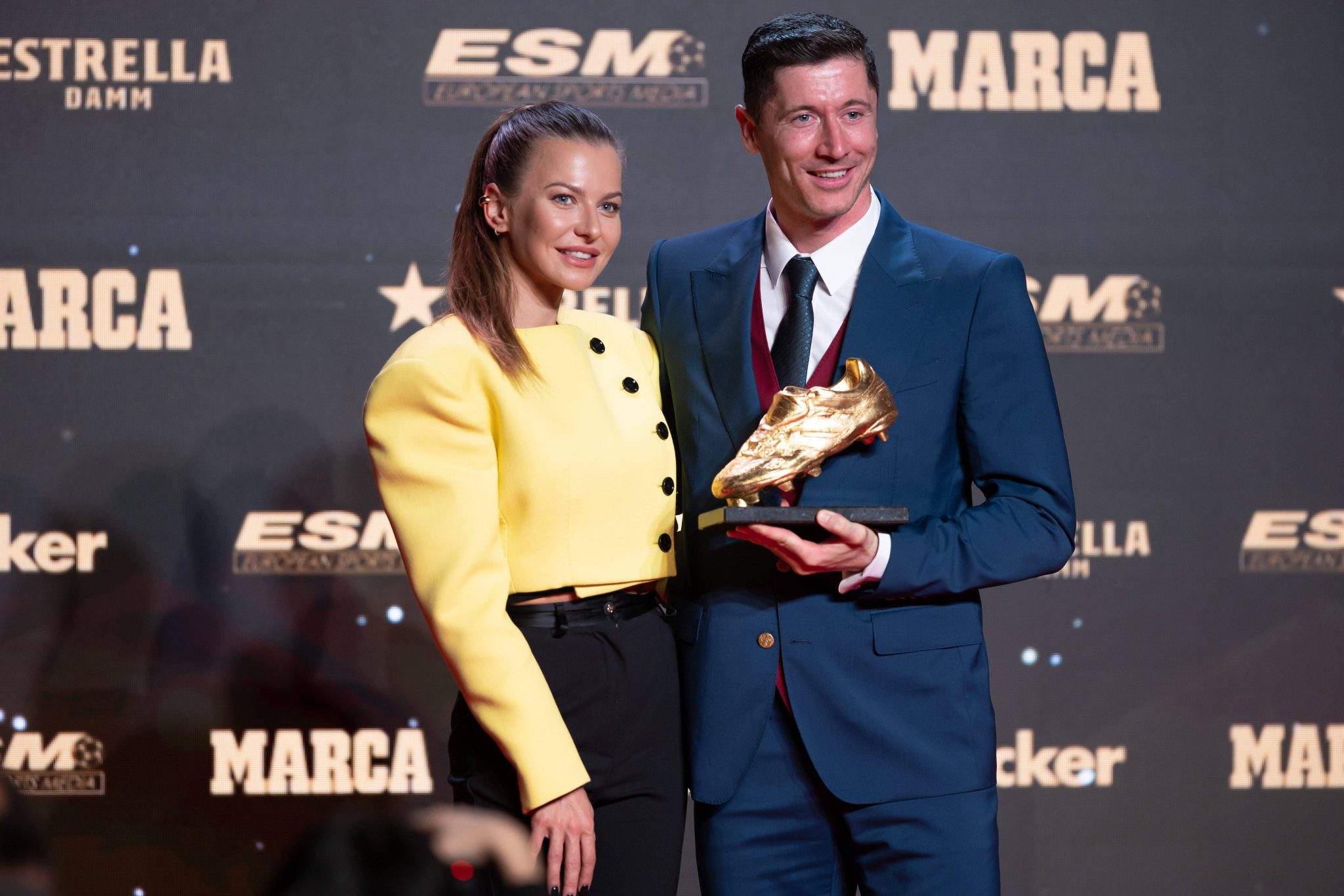 Robert Lewandowsk ao lado da esposa Anna (Foto: IMAGO / CordonPress) 