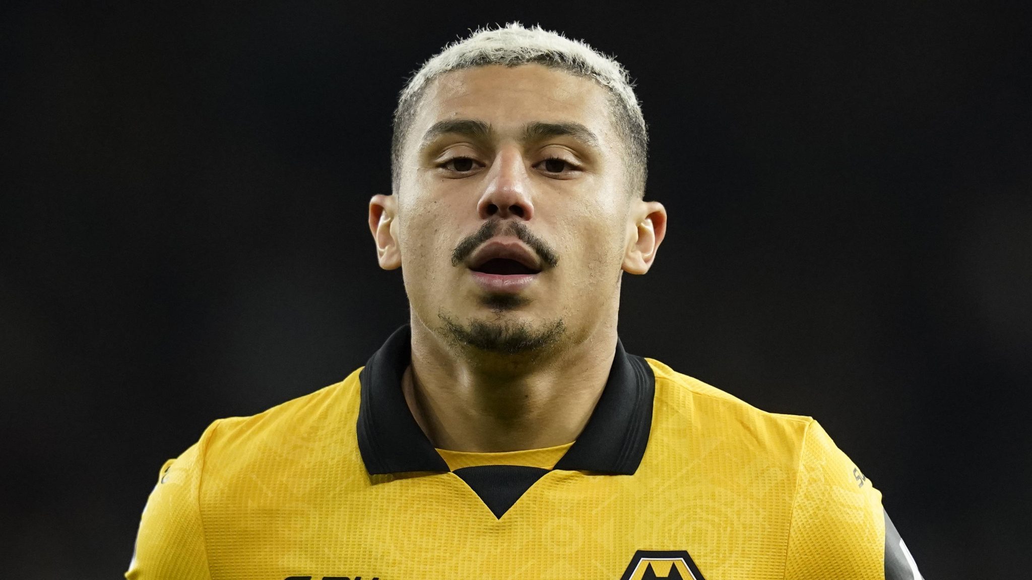 Nem caos do Wolverhampton na temporada impede que Andr&eacute; se destaque e sonhe mais alto