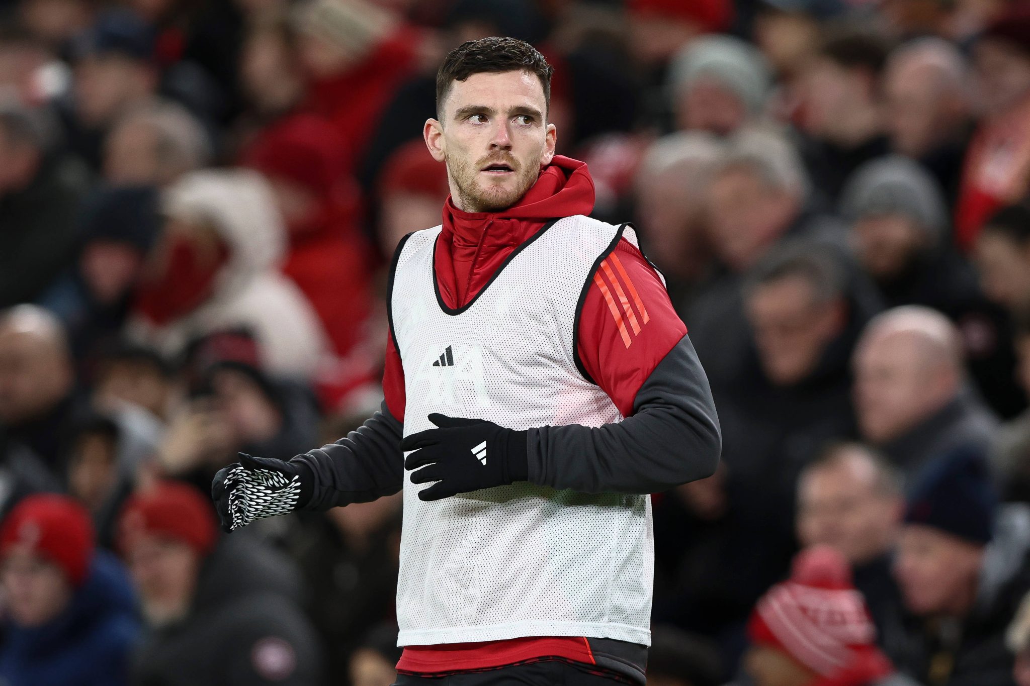 &lsquo;Houve conversas&rsquo;: Por que defensor recusou interesse do rival para ficar no Liverpool