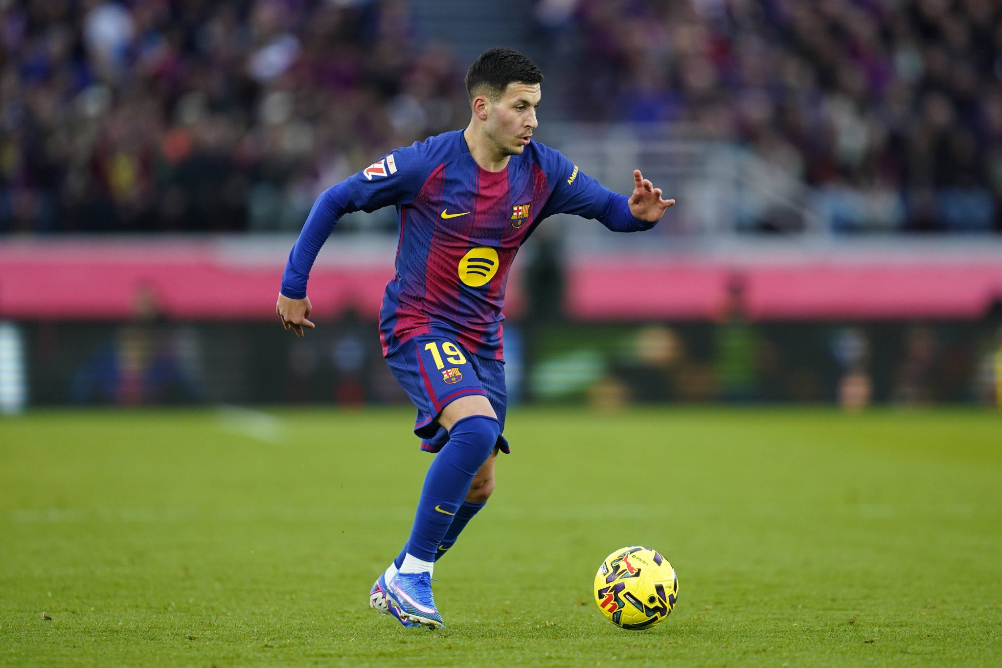 ESP: FC Barcelona &ndash; Villarreal CF. La Liga EA Sports. Date 26