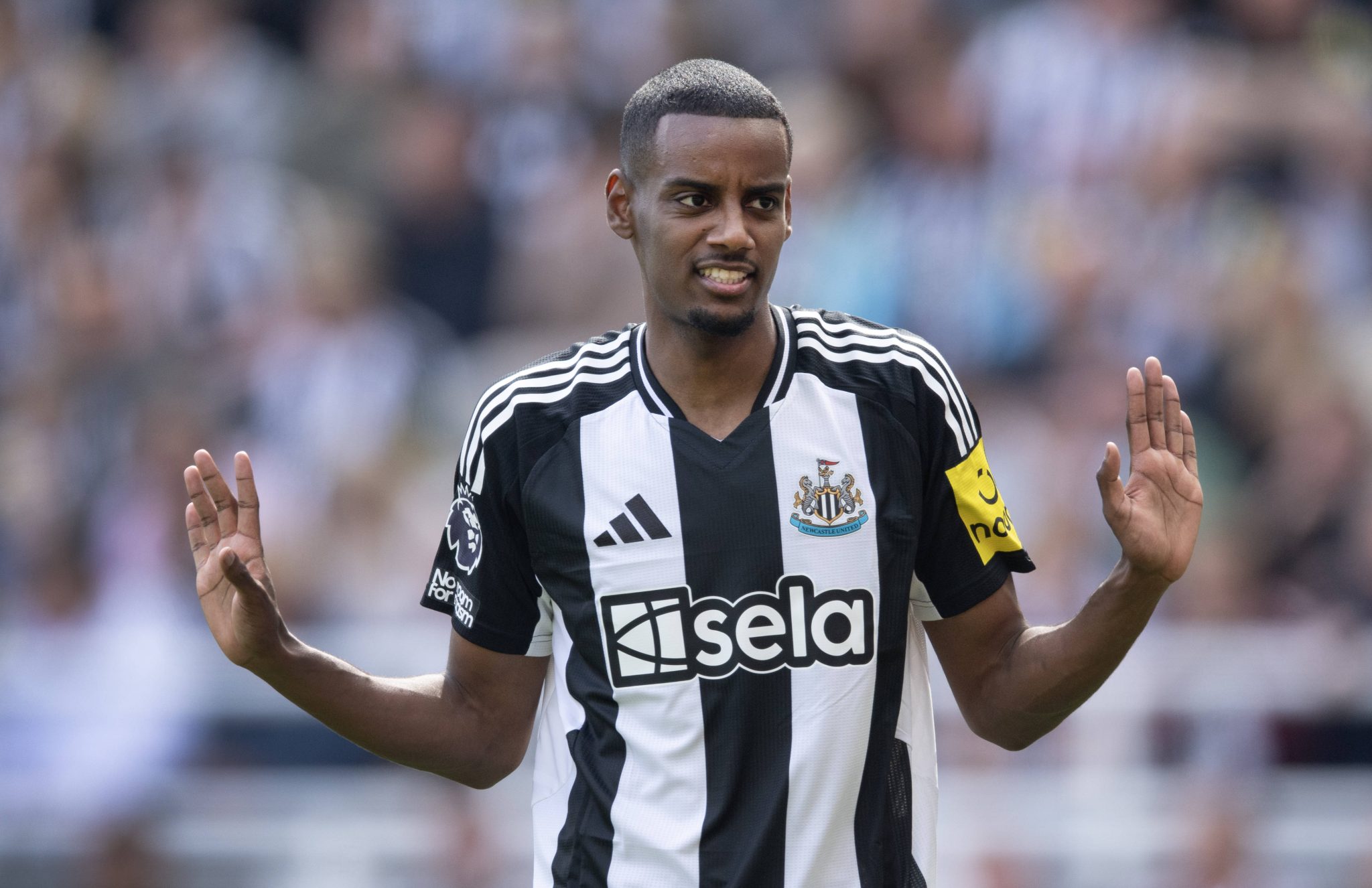 Alexander Isak trocou o Newcastle pelo Liverpool em transfer&ecirc;ncia pol&ecirc;mica