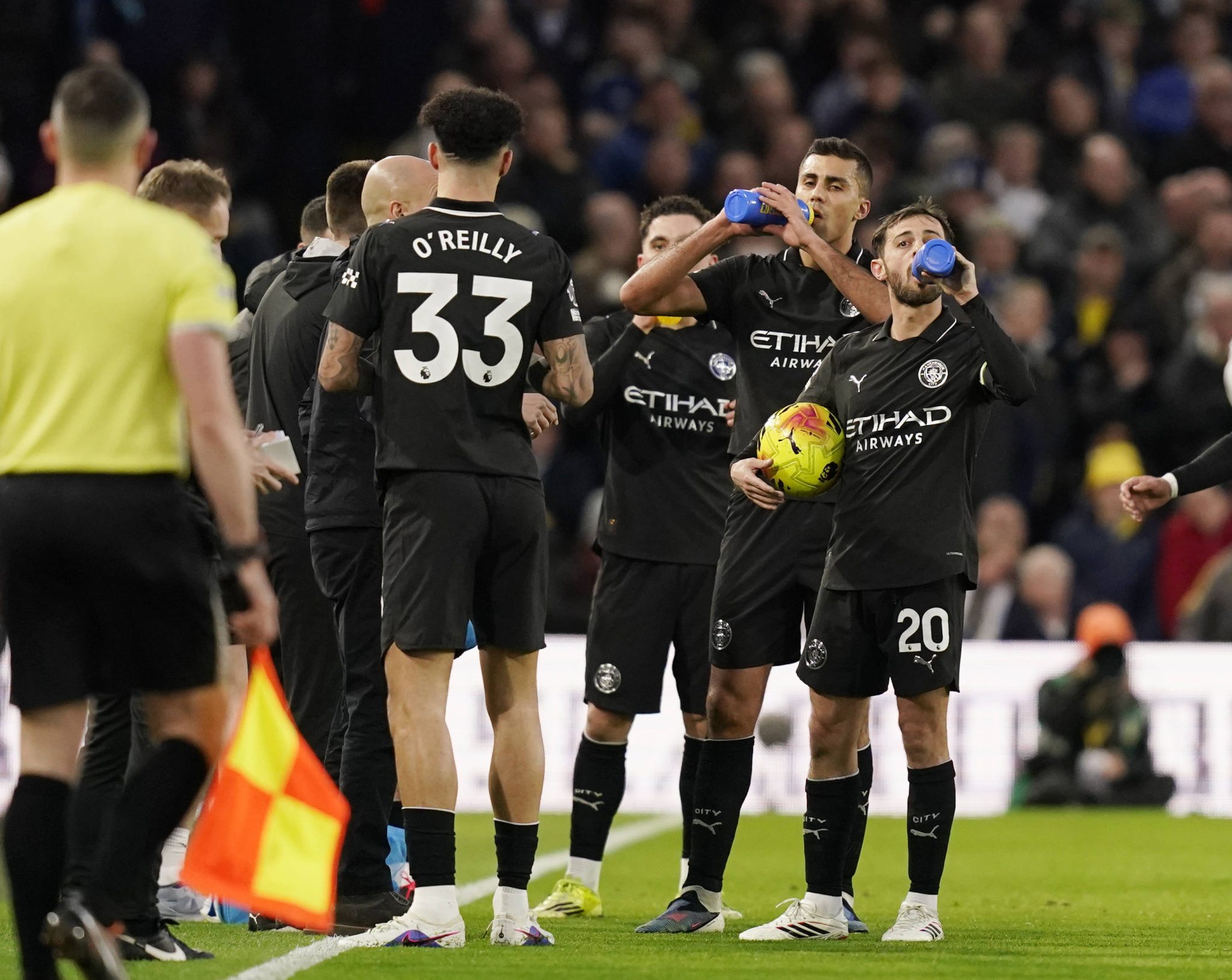 Jogadores do Manchester City ter&atilde;o pouco tempo para descansar em mar&ccedil;o (Foto: Imago)