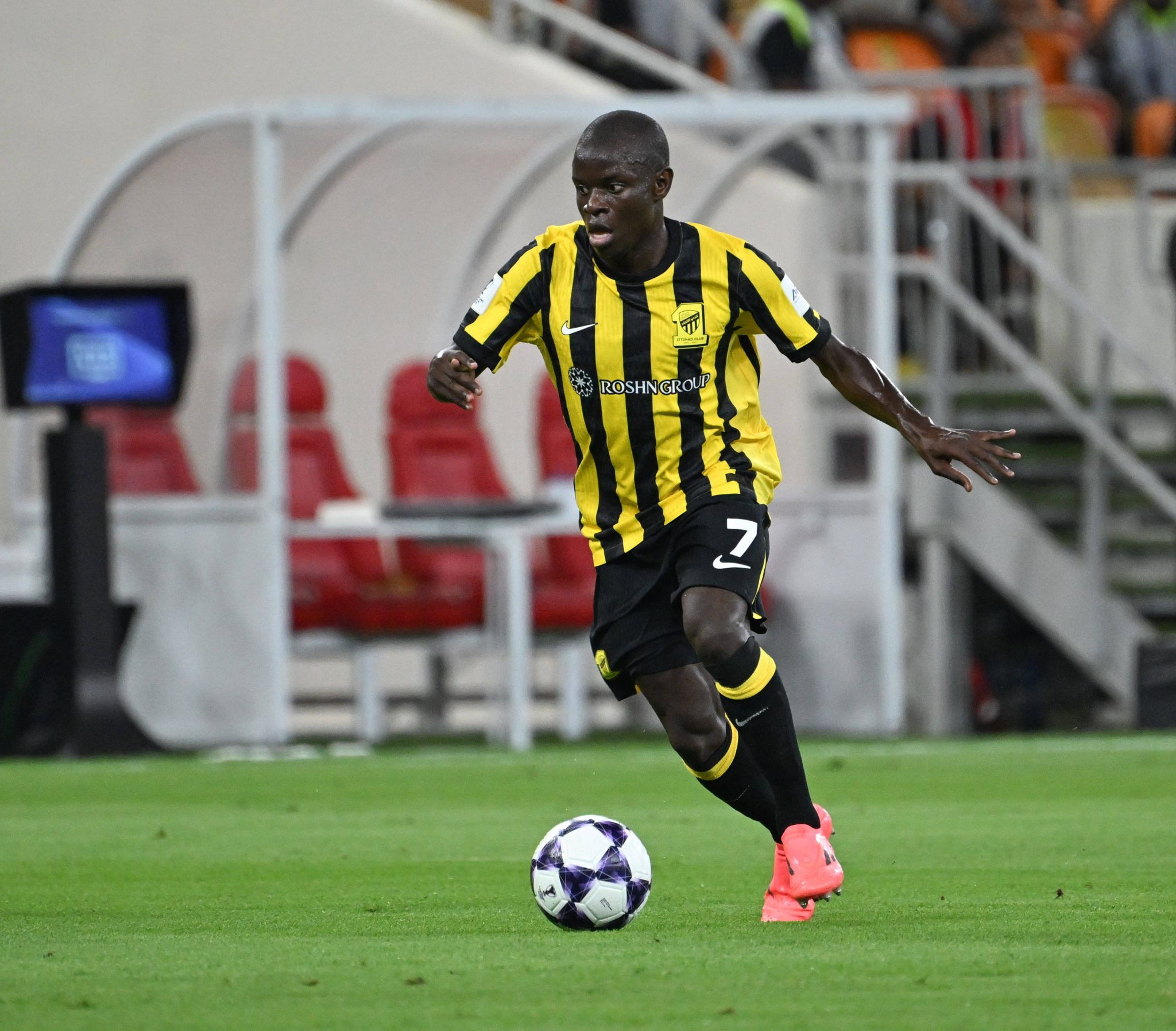 Kant&eacute; em a&ccedil;&atilde;o pelo Al-Ittihad