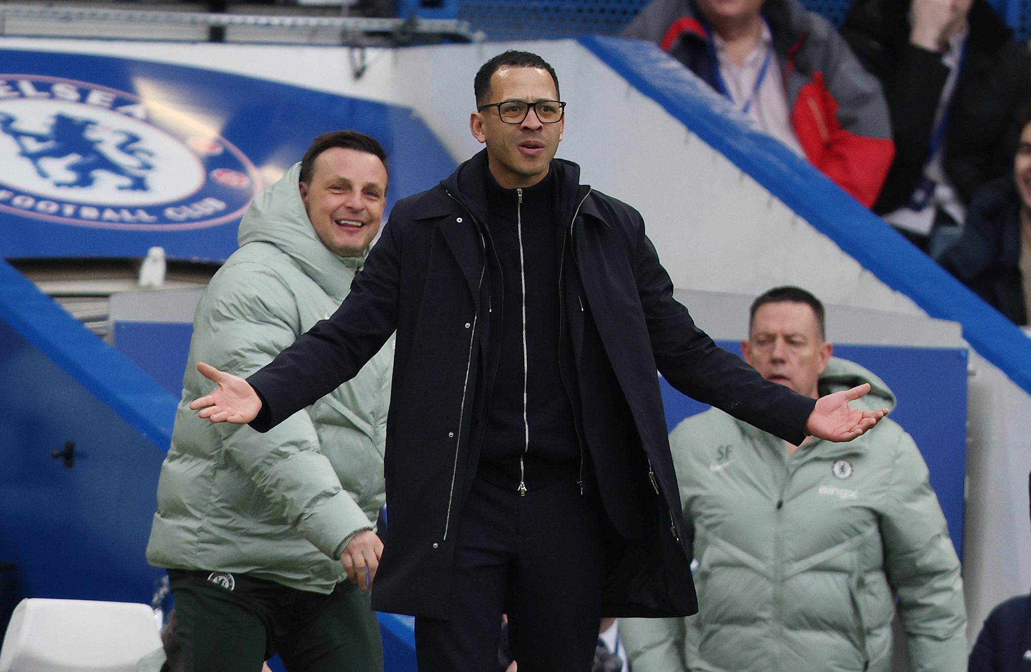 Rosenior durante jogo do Chelsea