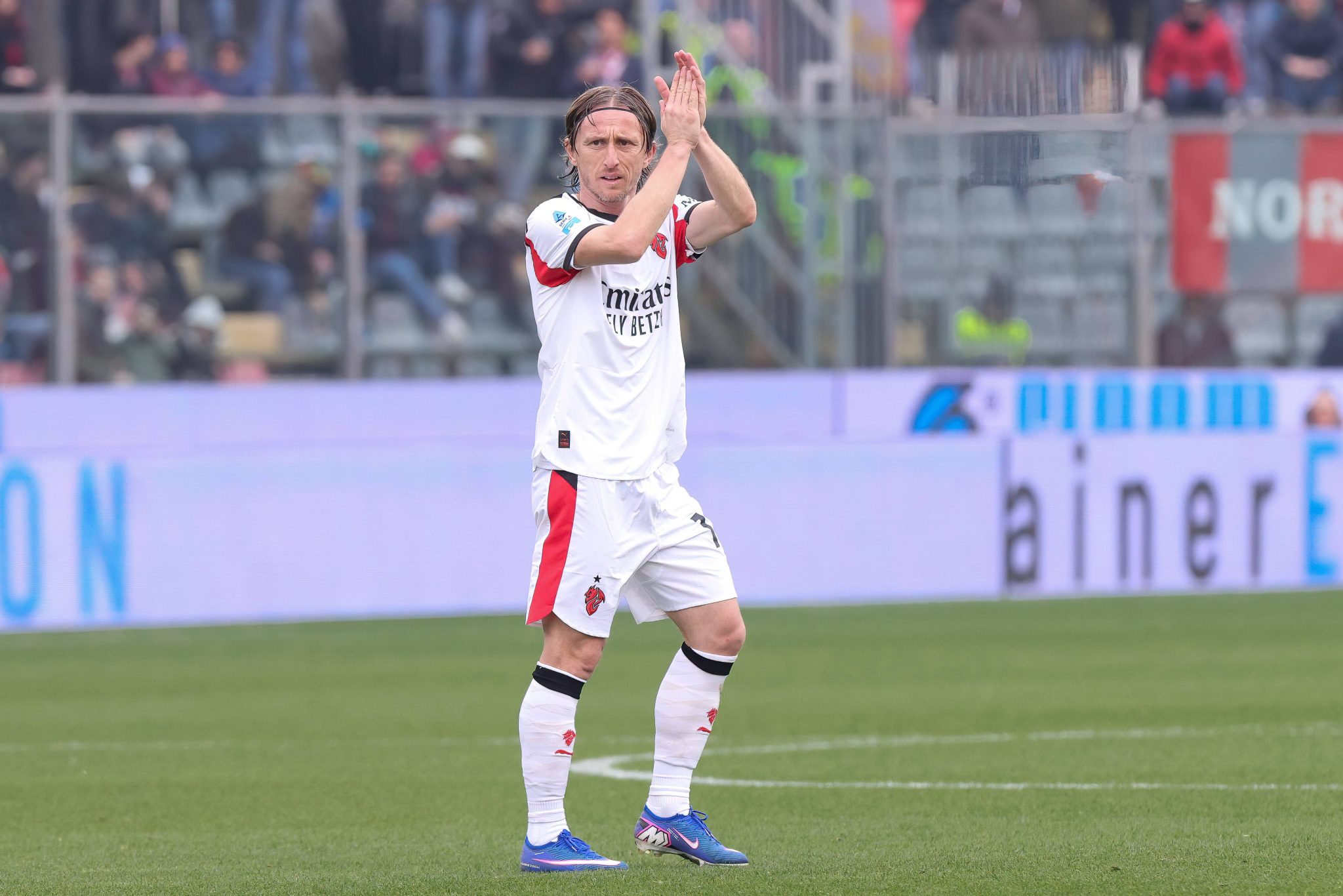 Luka Modric pelo Milan (Foto: Imago/Pacific Press Agency)