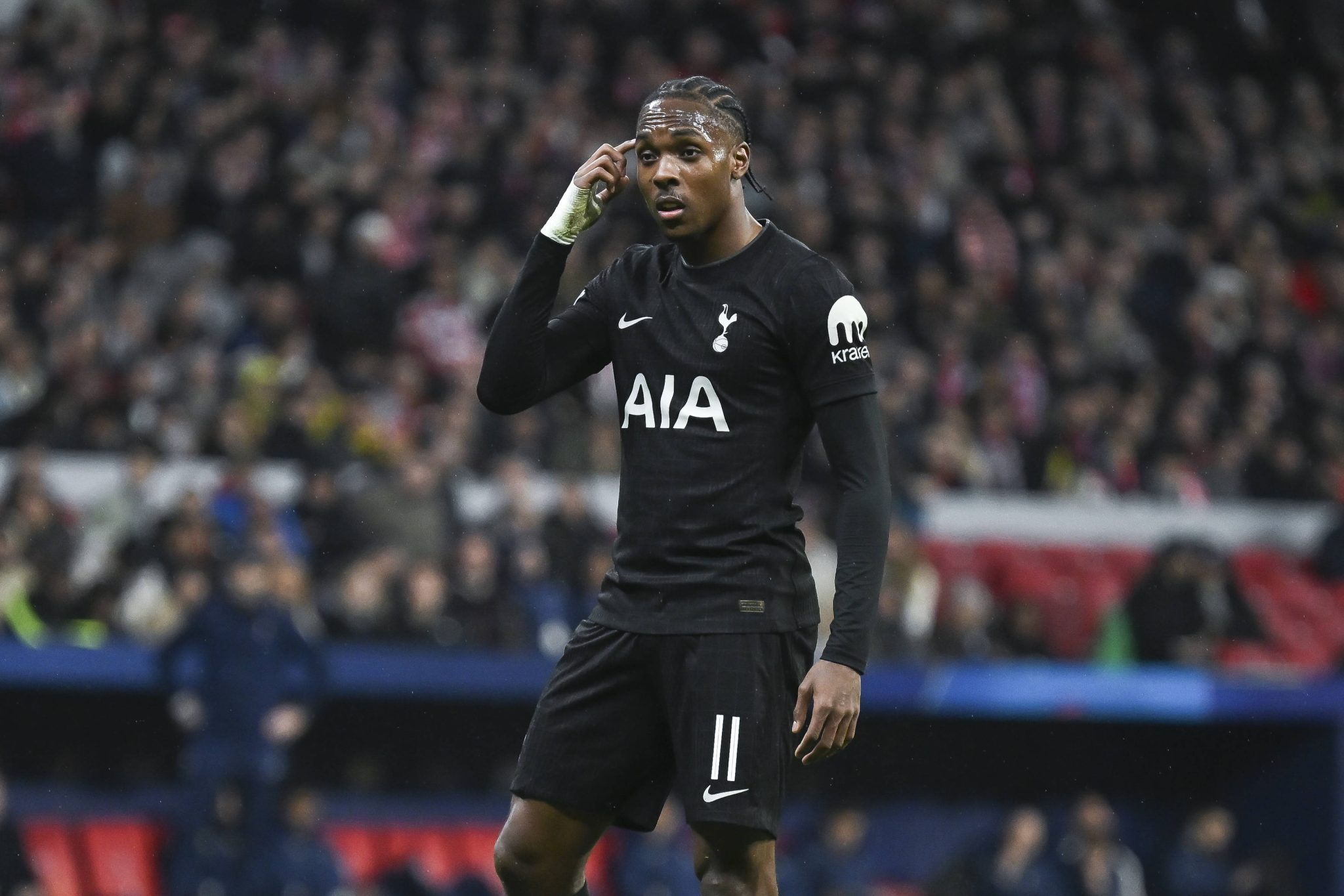 Mathys Tel em a&ccedil;&atilde;o pelo Tottenham